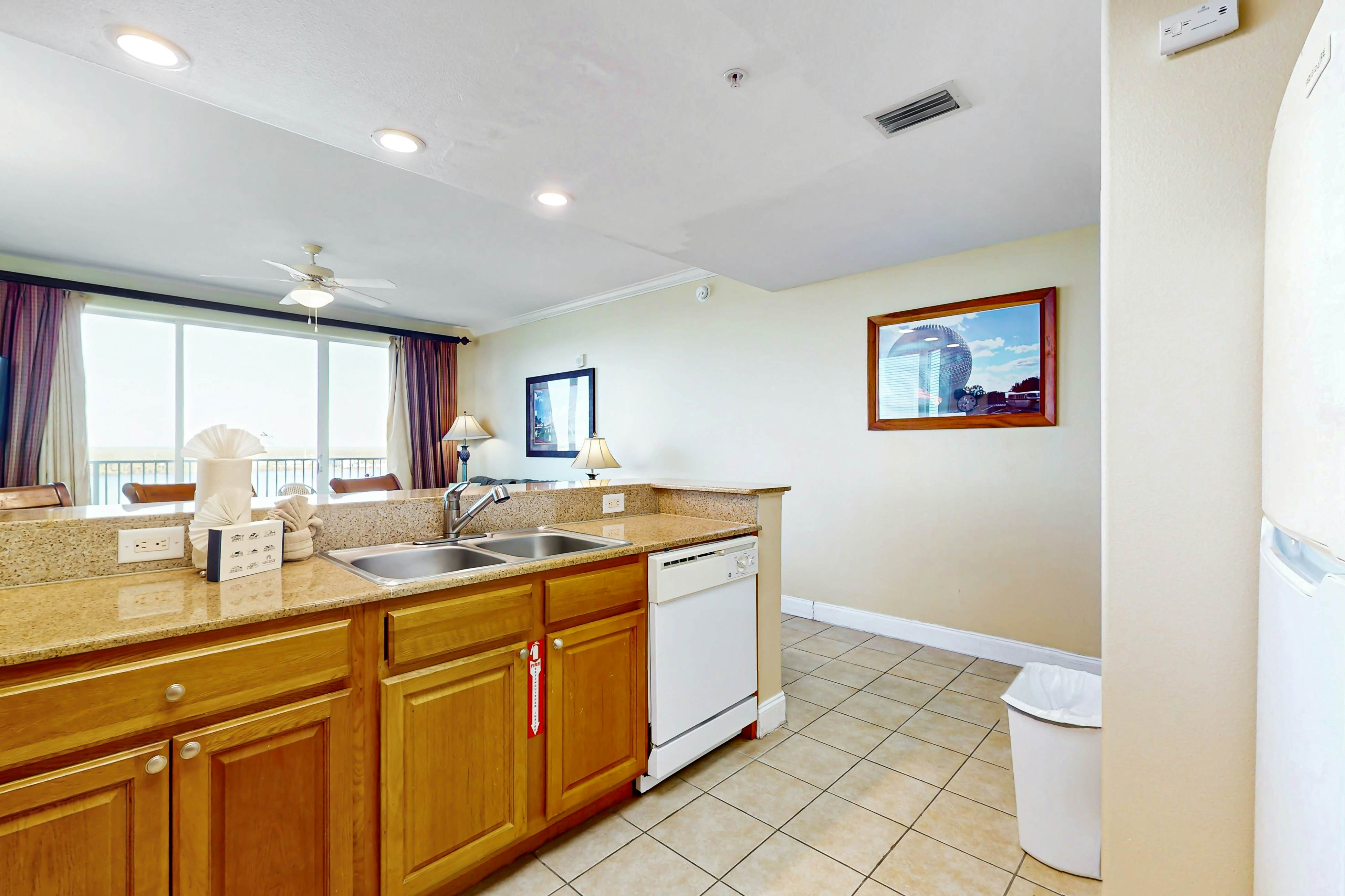 BLU113-13415-1-1001-2 - Blue Heron Beach Resort 1-1001