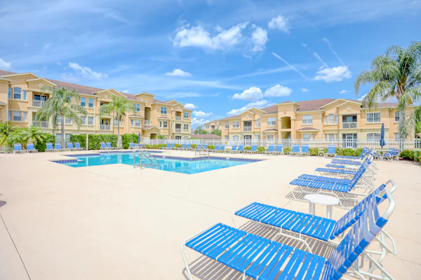 Ground floor condo with shared hot tub & pool, WiFi, lanai, W/D, & AC