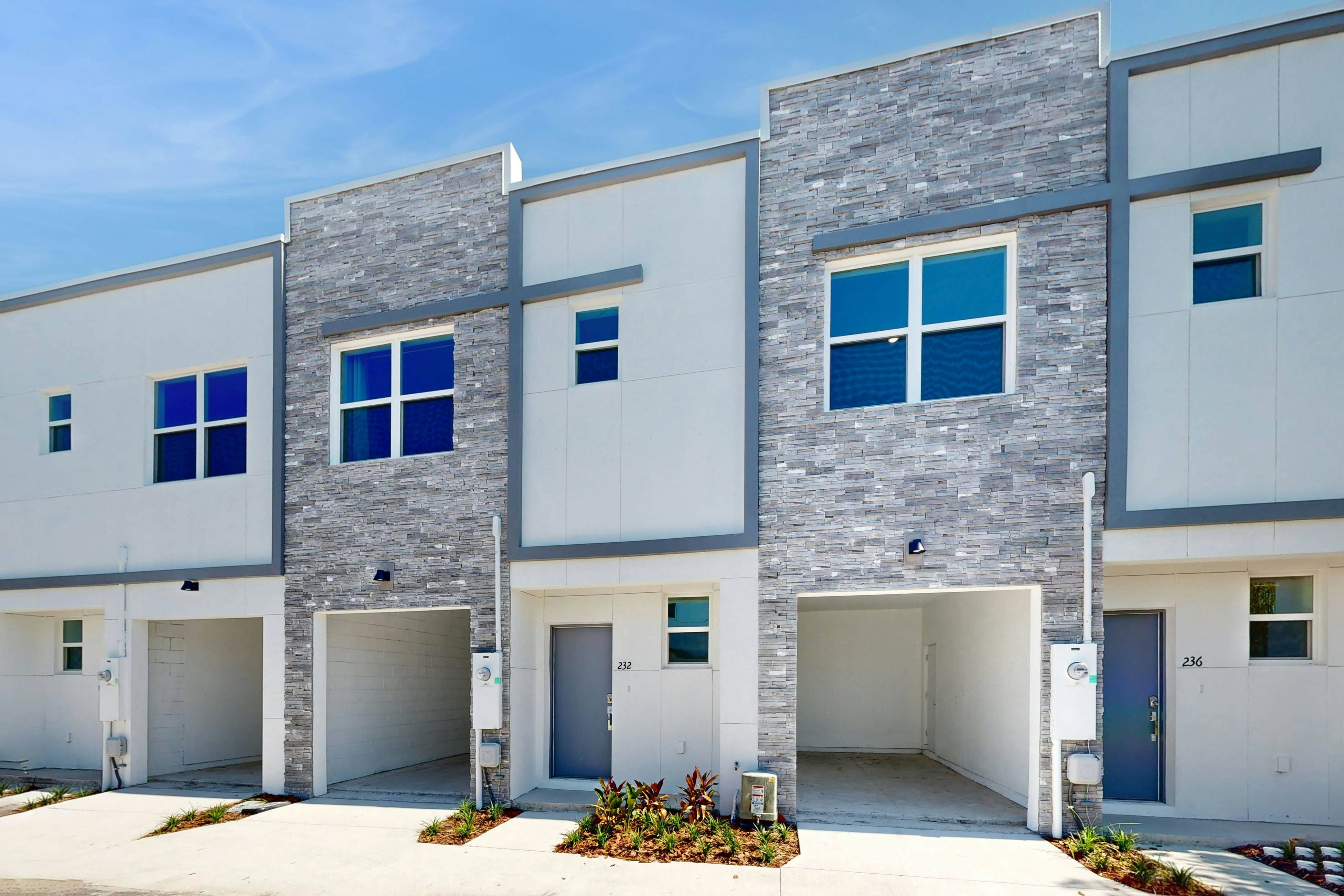 AZU103-232-3-S - Azur Resort  232