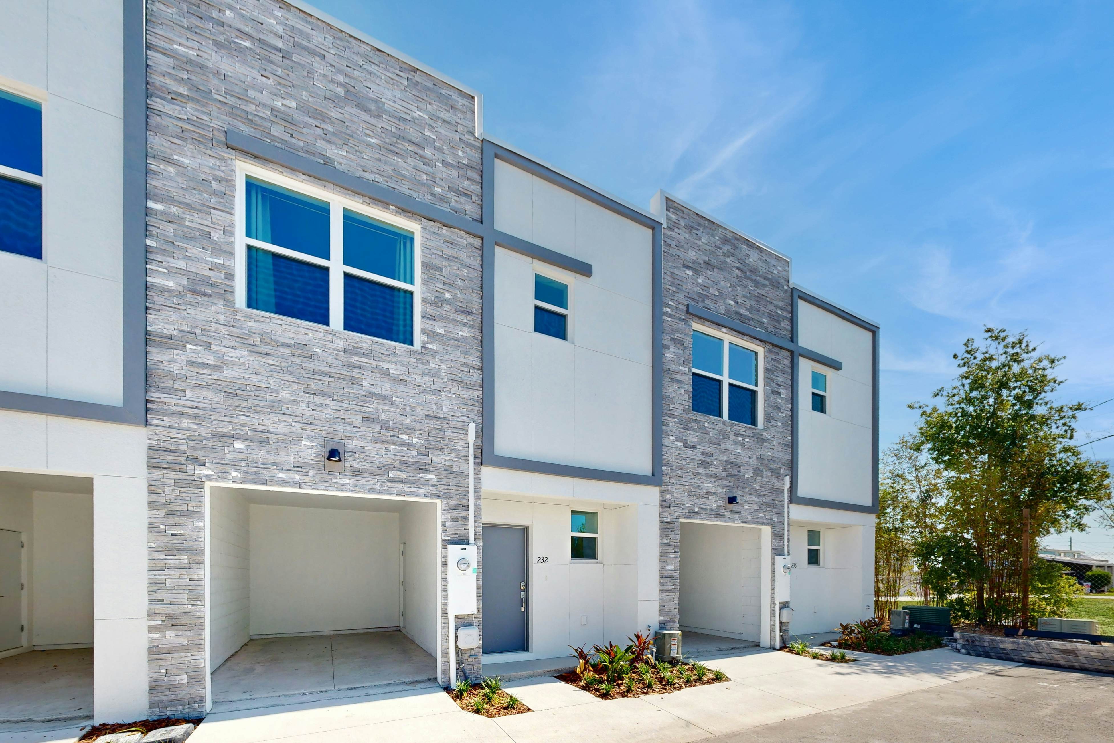 AZU103-232-3-S - Azur Resort  232