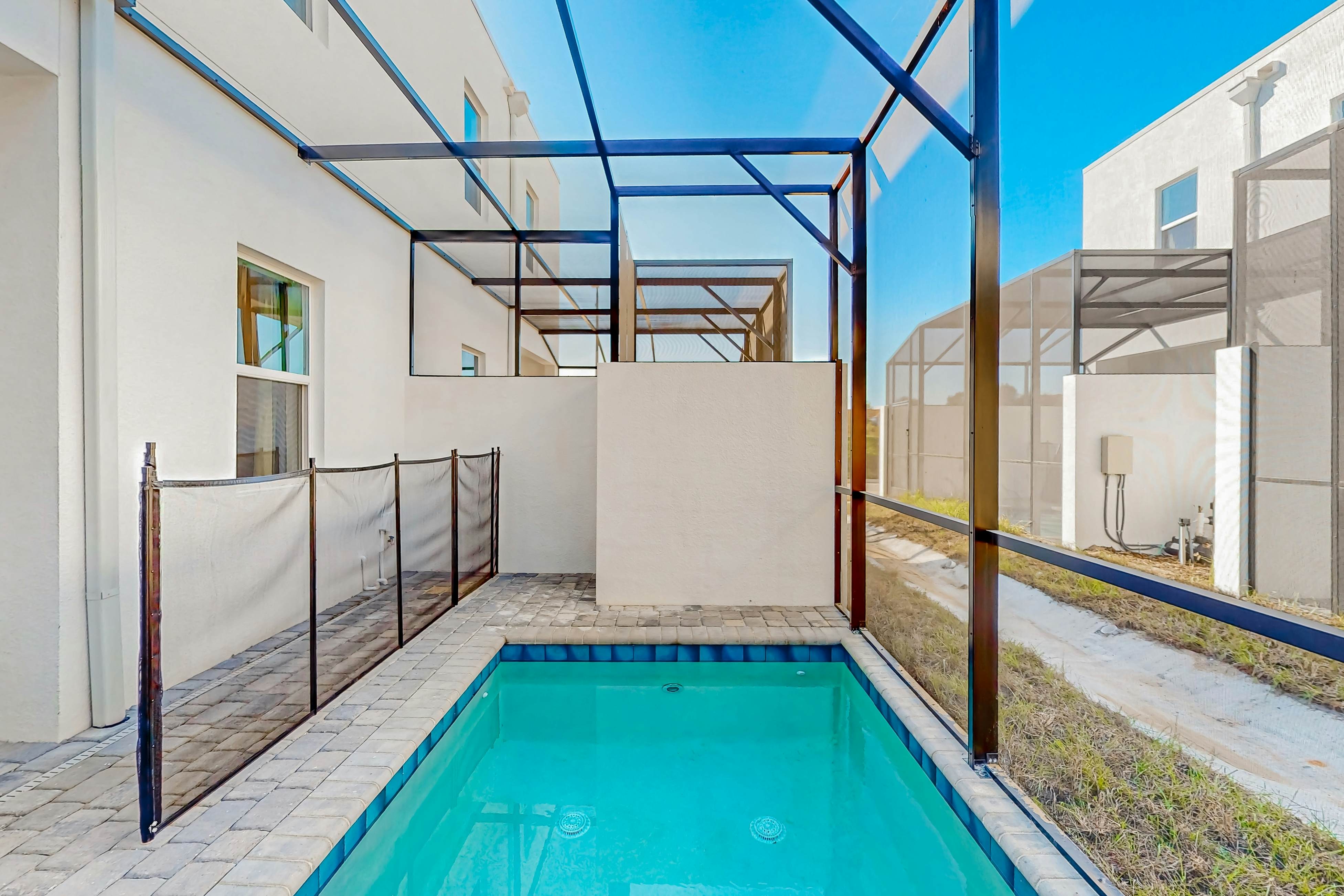 AZU113-609-4-P-Azur Resort 609