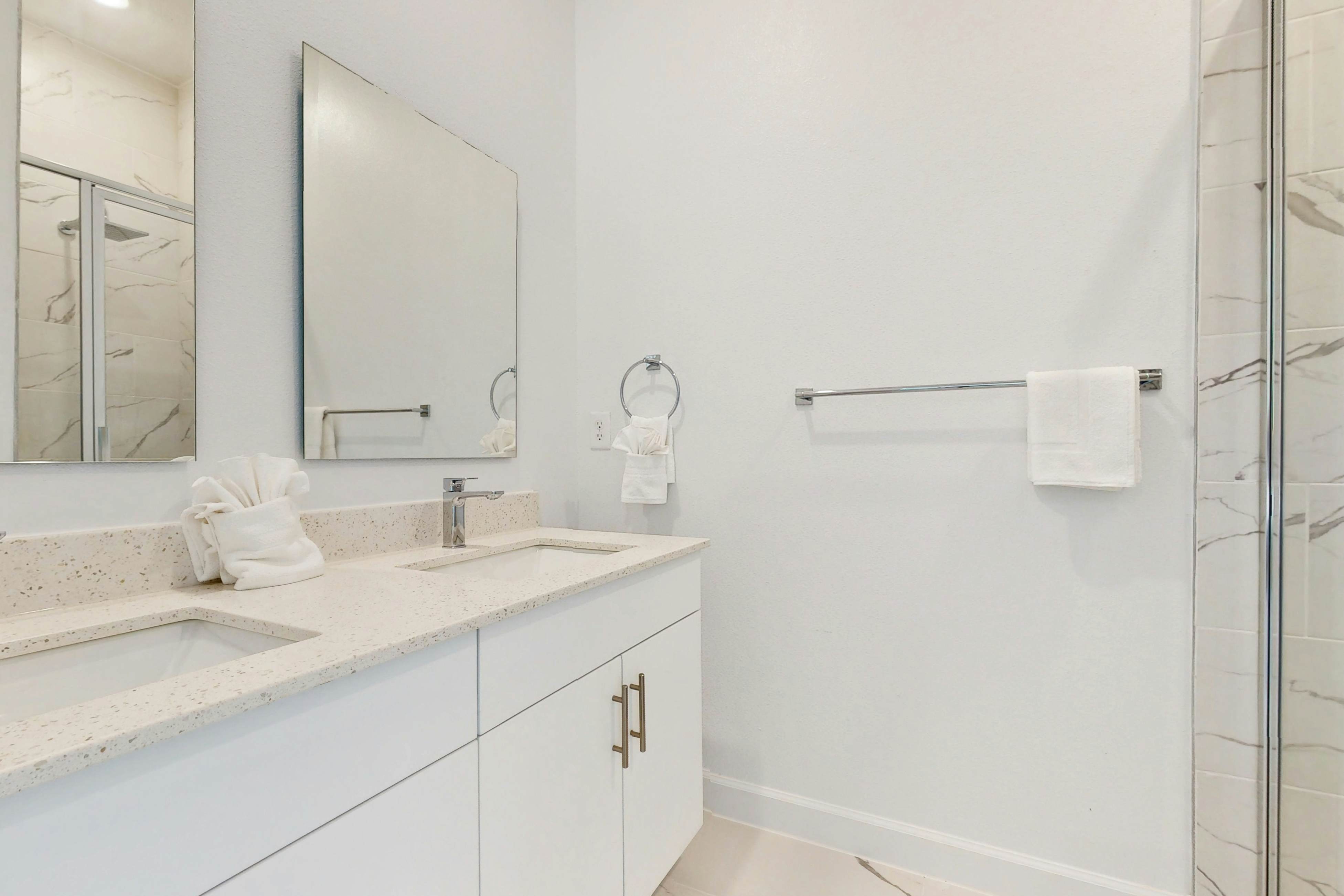 AZU105-360-5-P - Azur Epic Escape