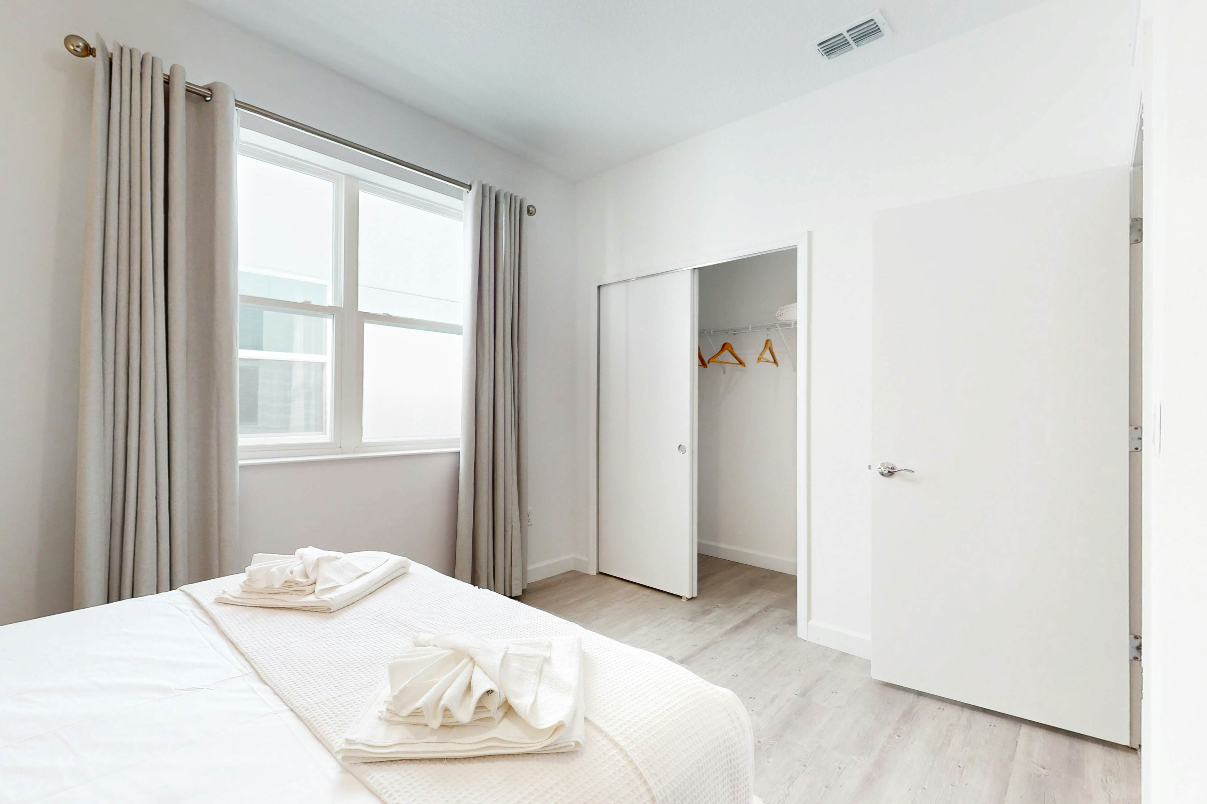 AZU105-360-5-P - Azur Epic Escape