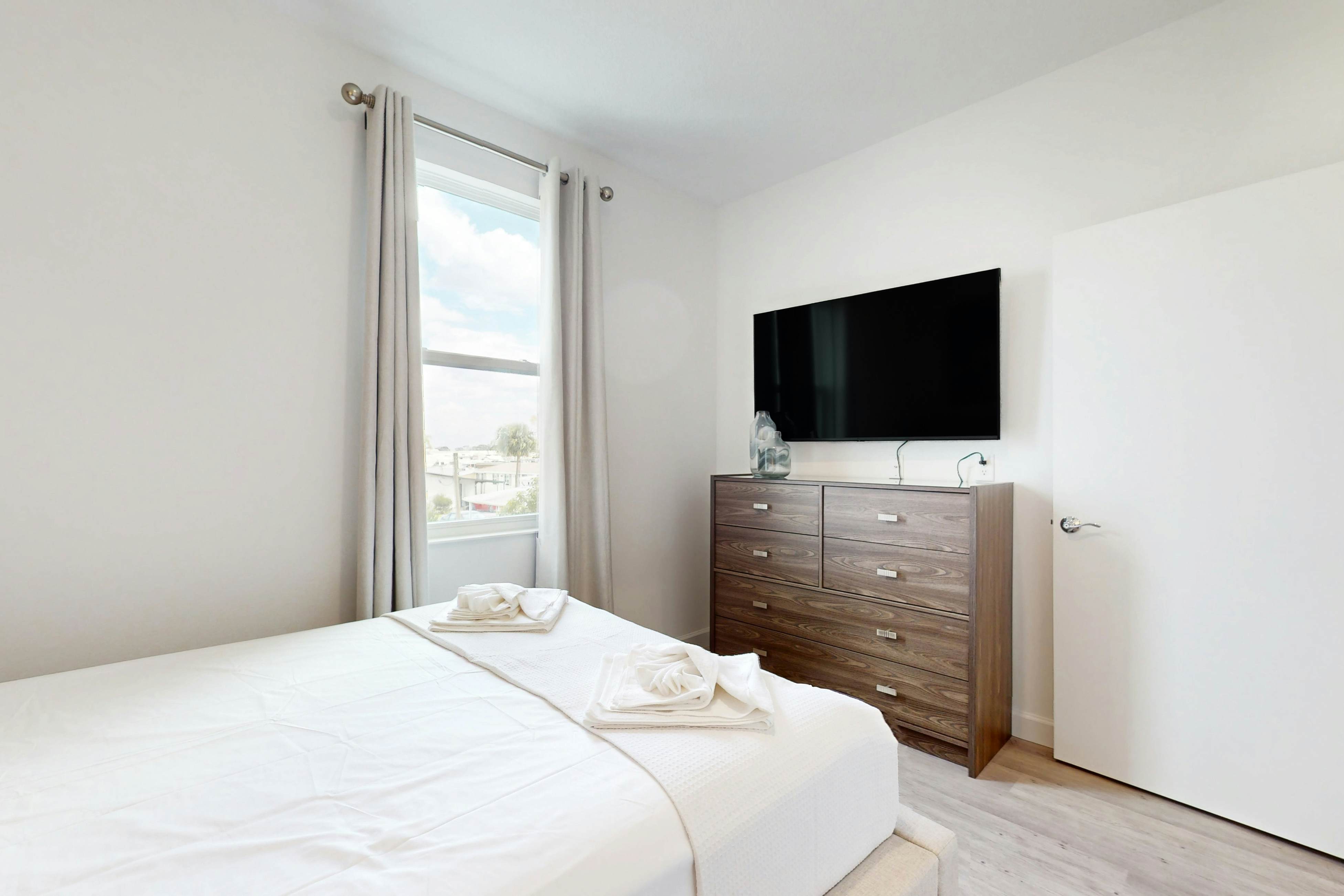 AZU105-360-5-P - Azur Epic Escape