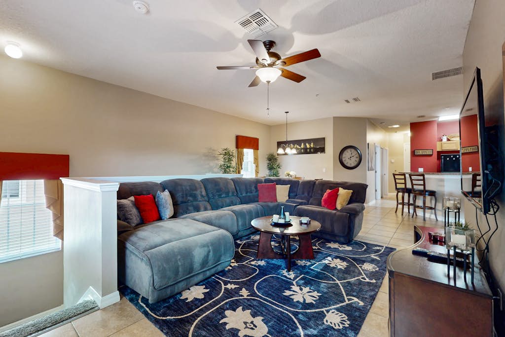Lakefront Resort Condo with Shared Hot Tub and Pool, 2 miles from Disney
