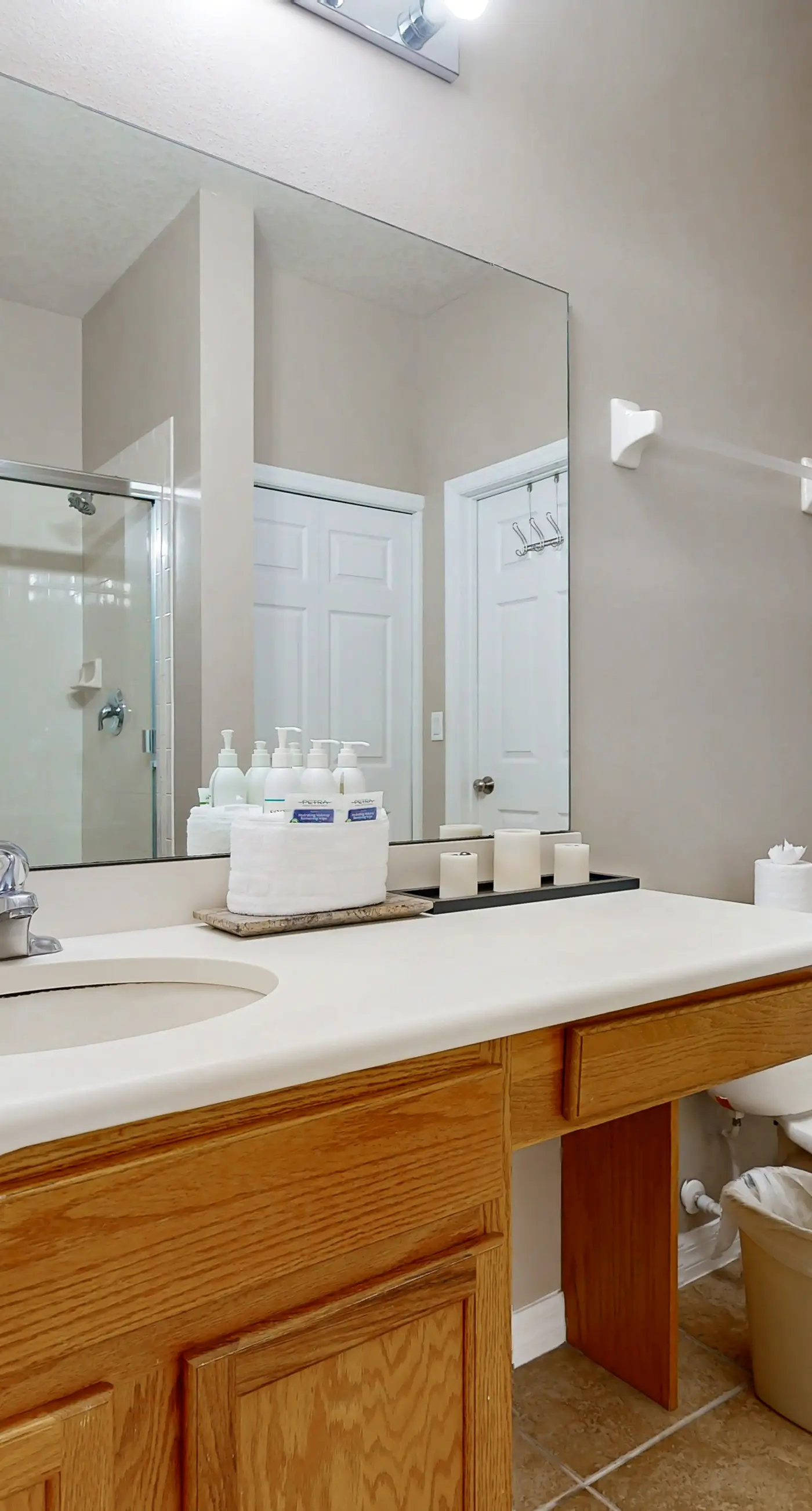OAK103-2825-3 - Lakefront Resort Condo with Shared Hot Tub and Pool, 2 miles from Disney