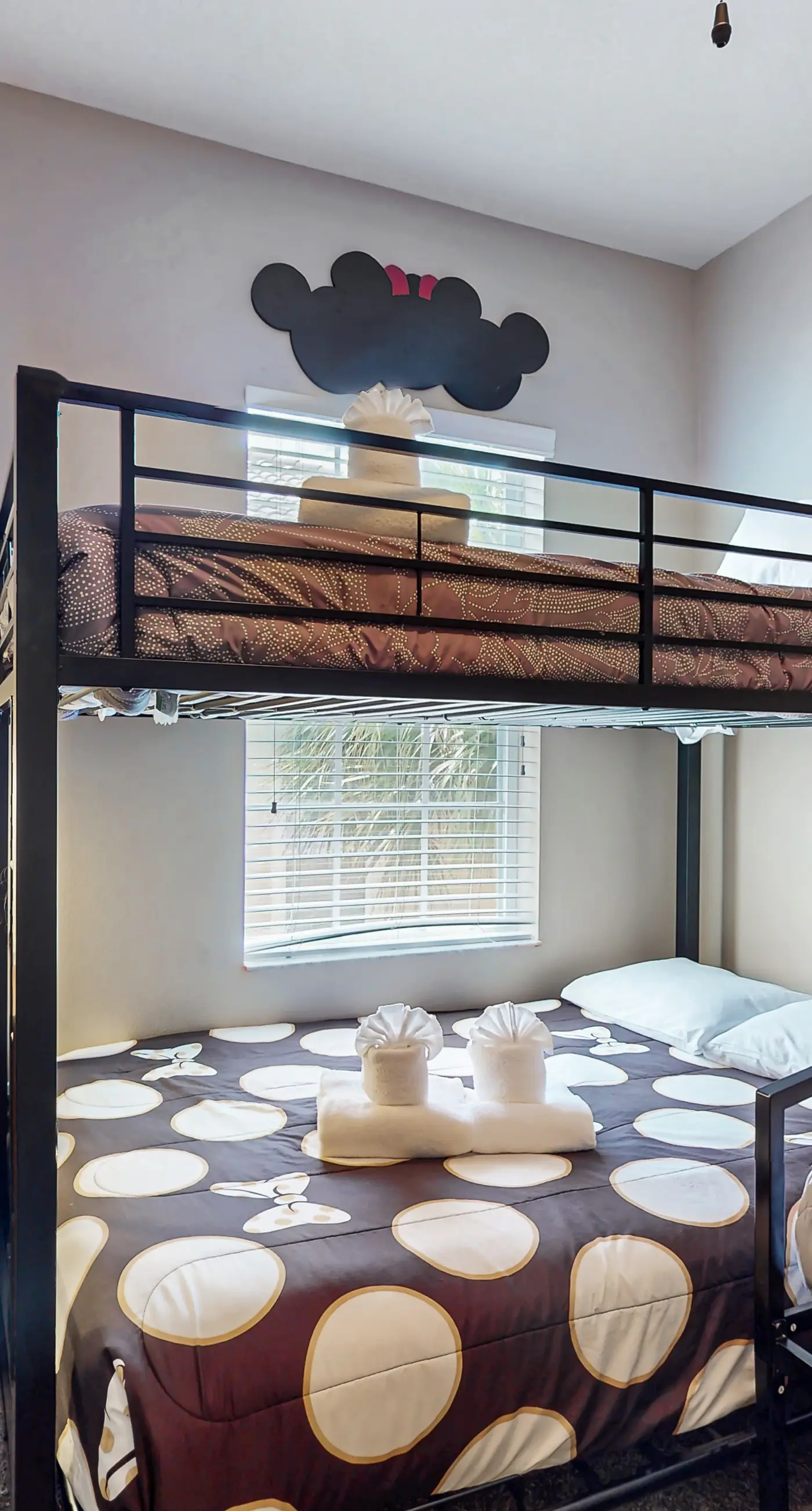 OAK103-2825-3 - Lakefront Resort Condo with Shared Hot Tub and Pool, 2 miles from Disney