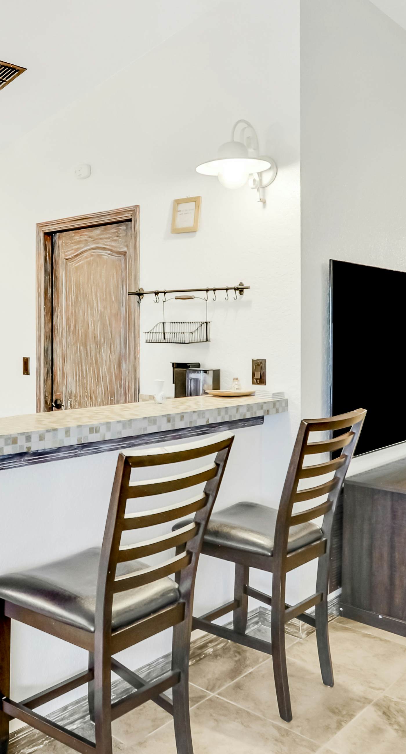 FCA106-17506-3-GP - Warm Welcomes on Woodcrest