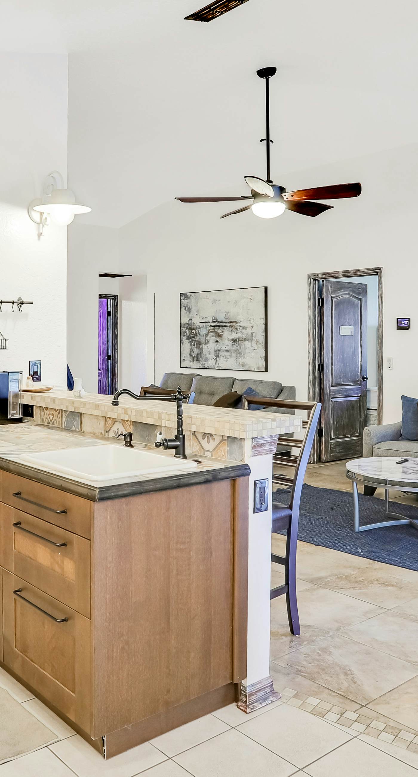 FCA106-17506-3-GP - Warm Welcomes on Woodcrest