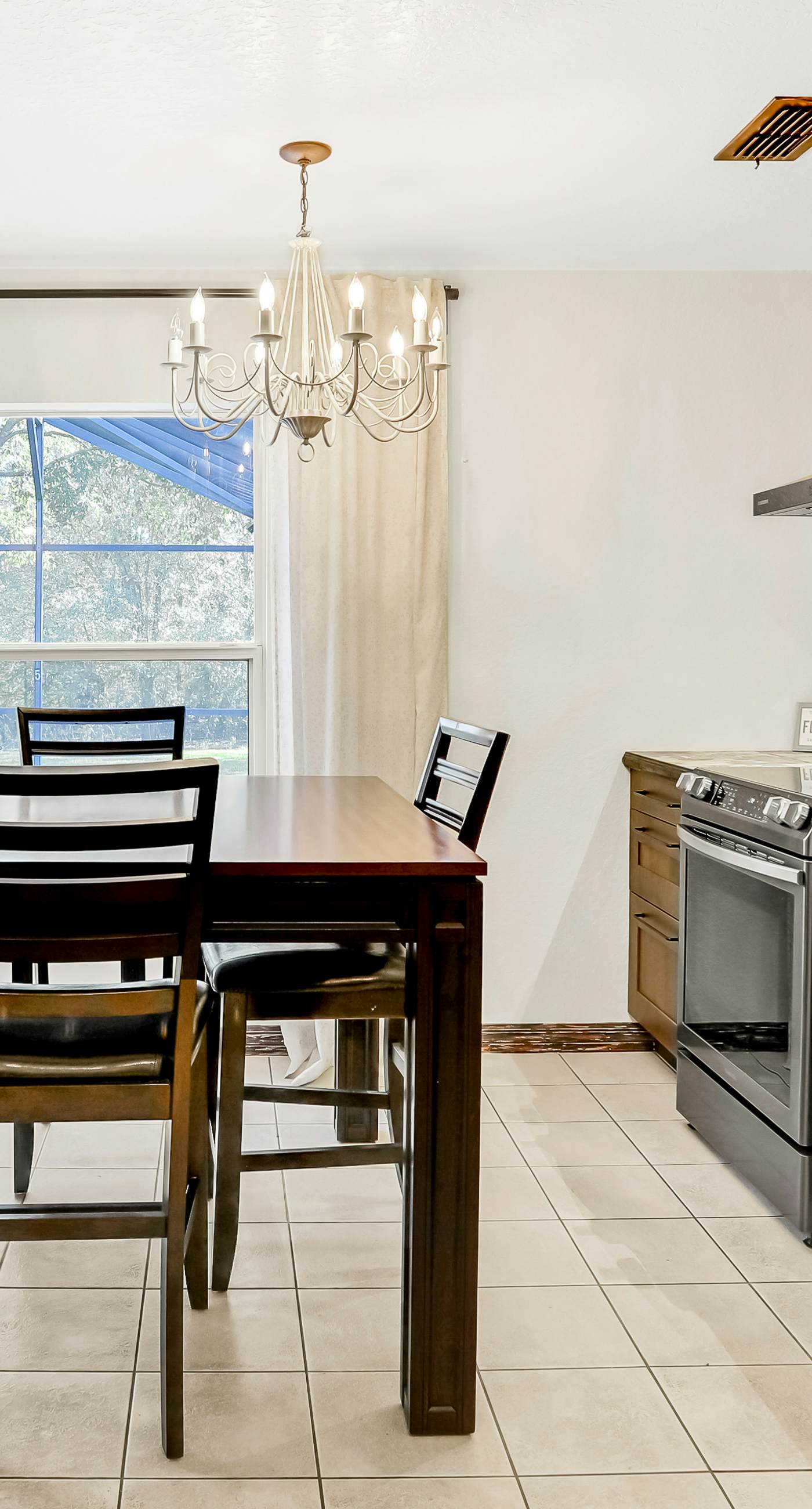 FCA106-17506-3-GP - Warm Welcomes on Woodcrest