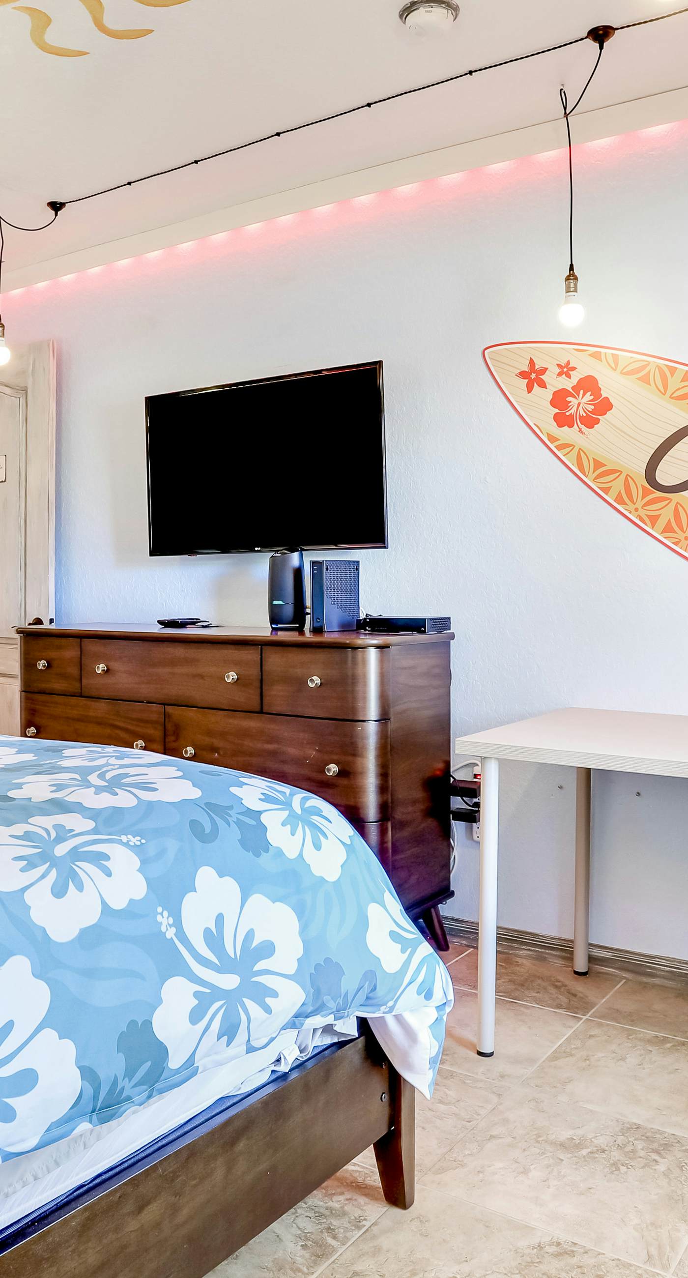 FCA106-17506-3-GP - Warm Welcomes on Woodcrest