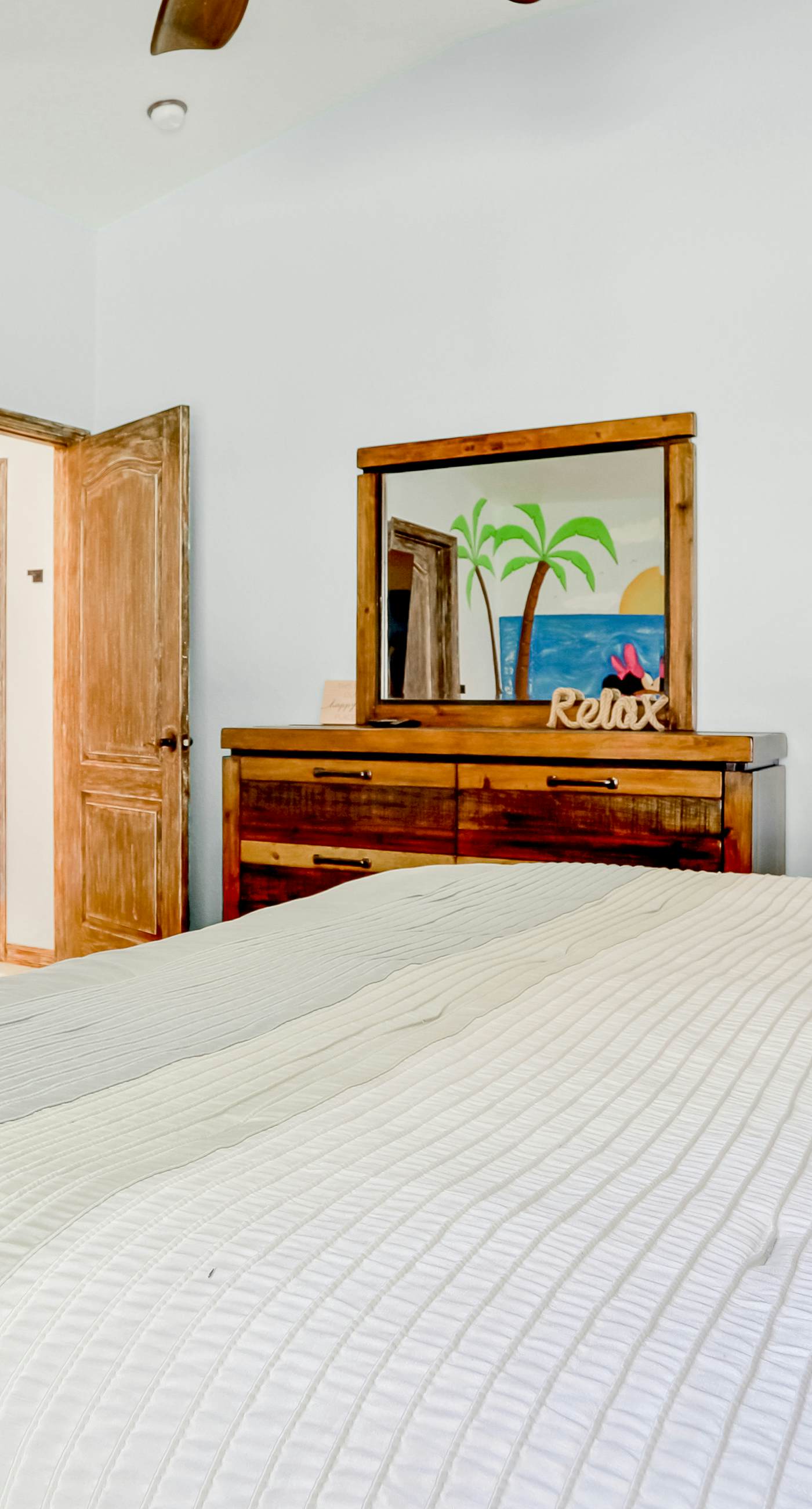 FCA106-17506-3-GP - Warm Welcomes on Woodcrest