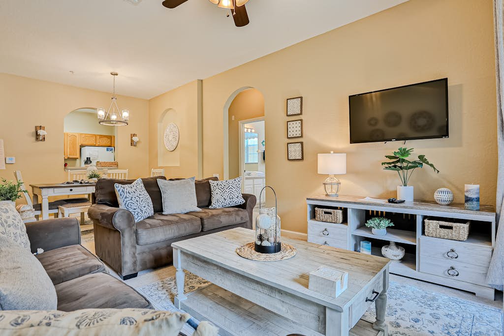 Friendly condo with pool and hot tub access, WiFi, central AC, and private W/D