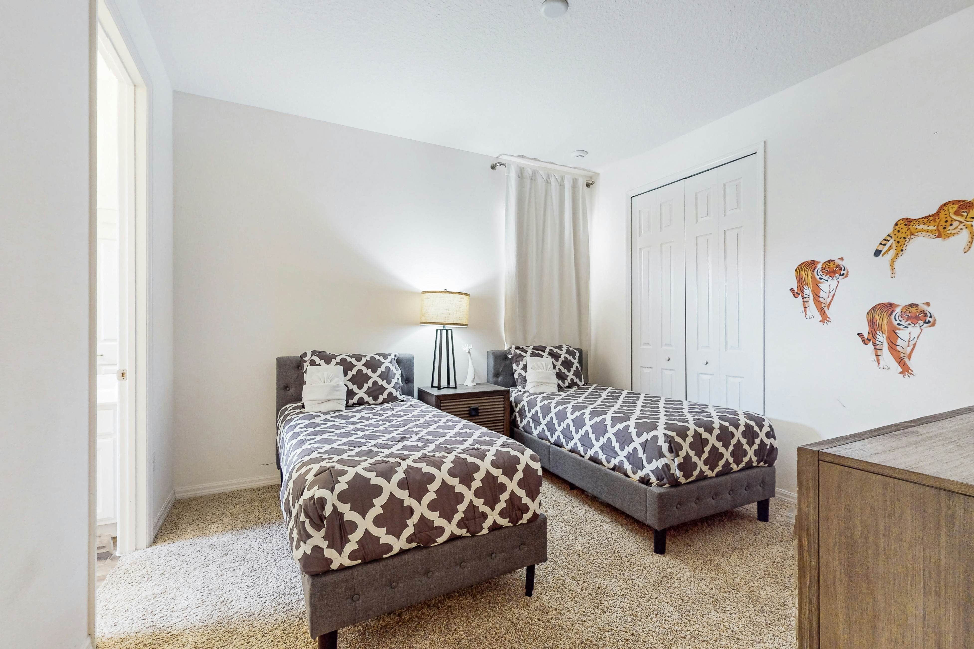 SOL110-6136-5-GP-Lakeside Living