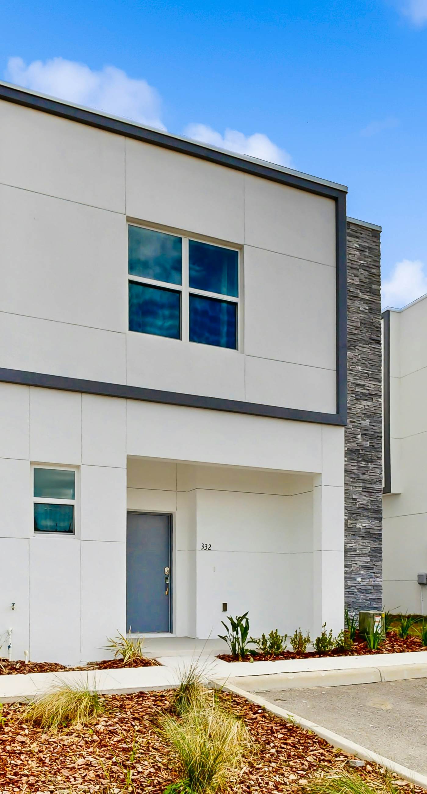 AZU119-332-5-P-Azur Resort  332