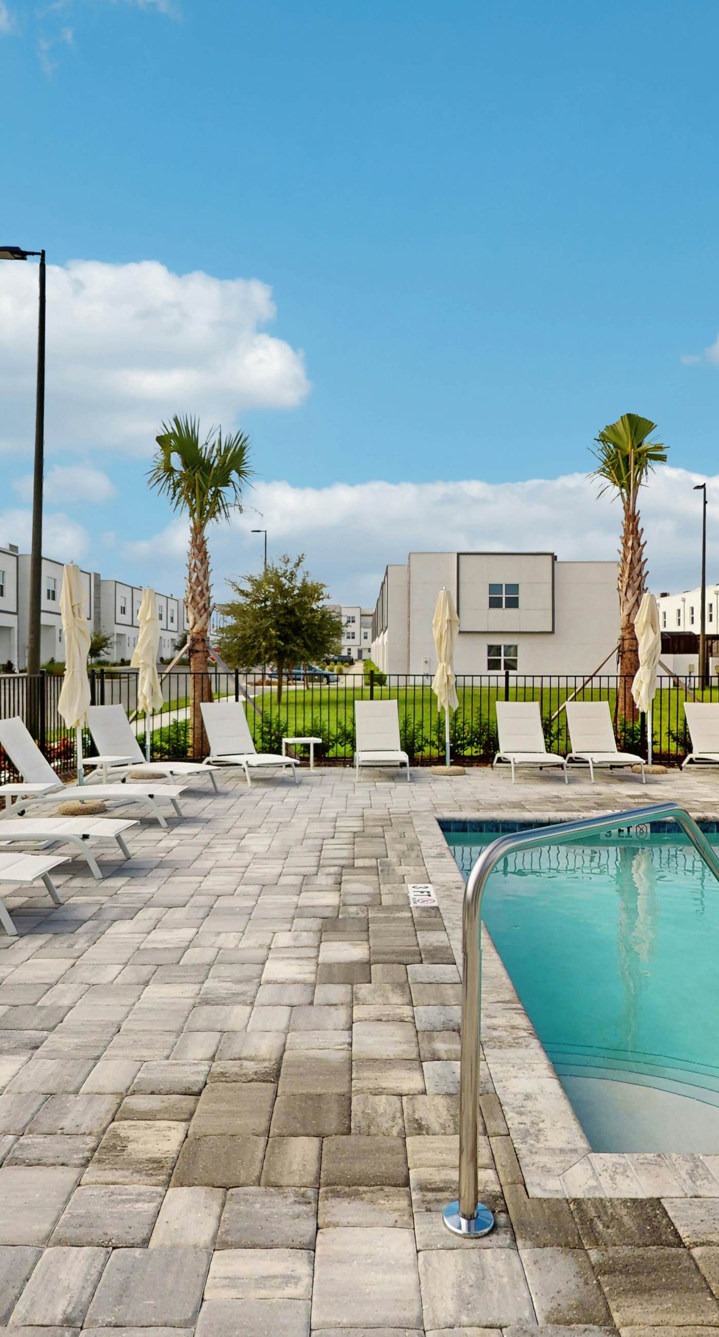 AZU119-332-5-P-Azur Resort  332