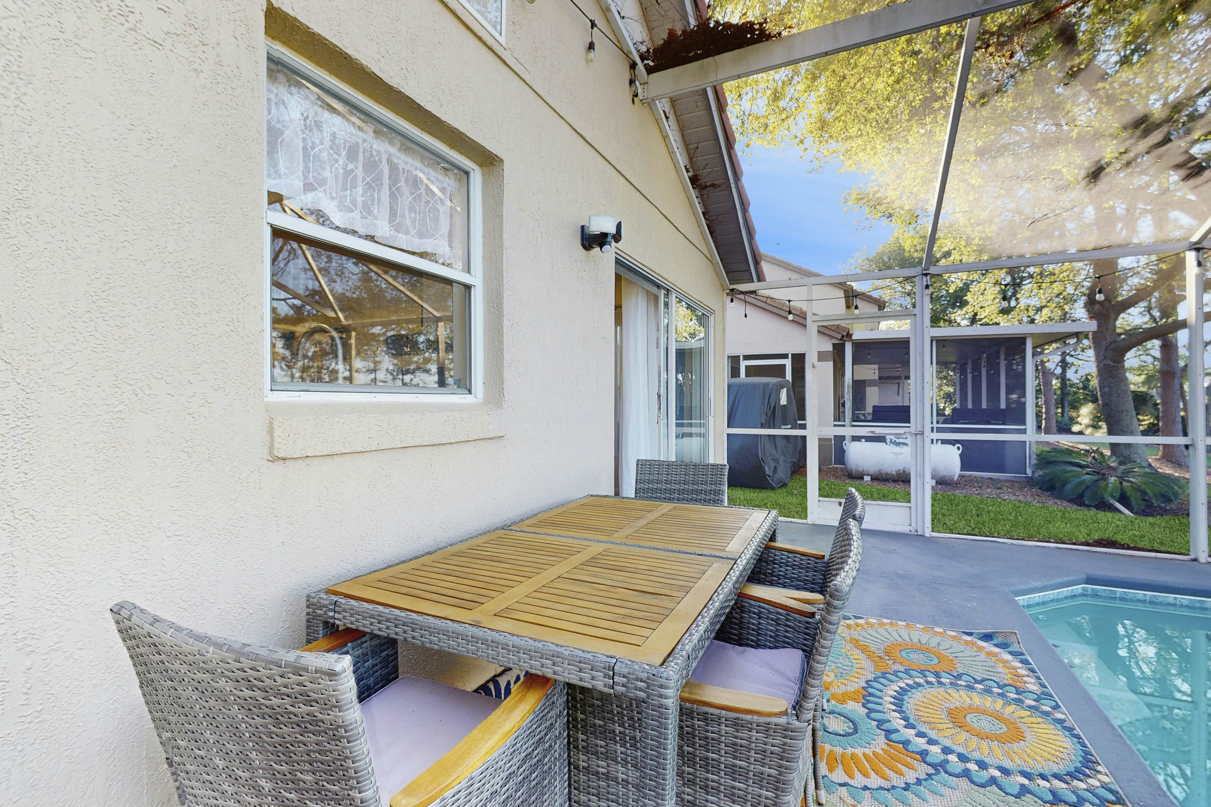 SOD102-2460-3-P - The Par-fect Getaway