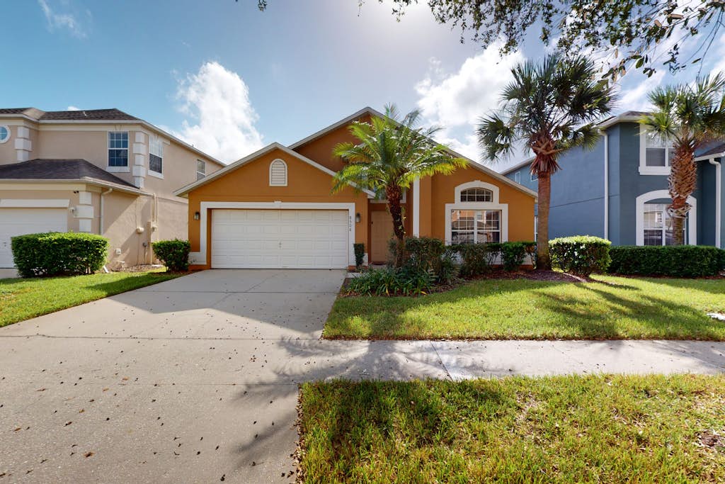 Spacious home with private pool & resort amenities - 5 miles from Disney World