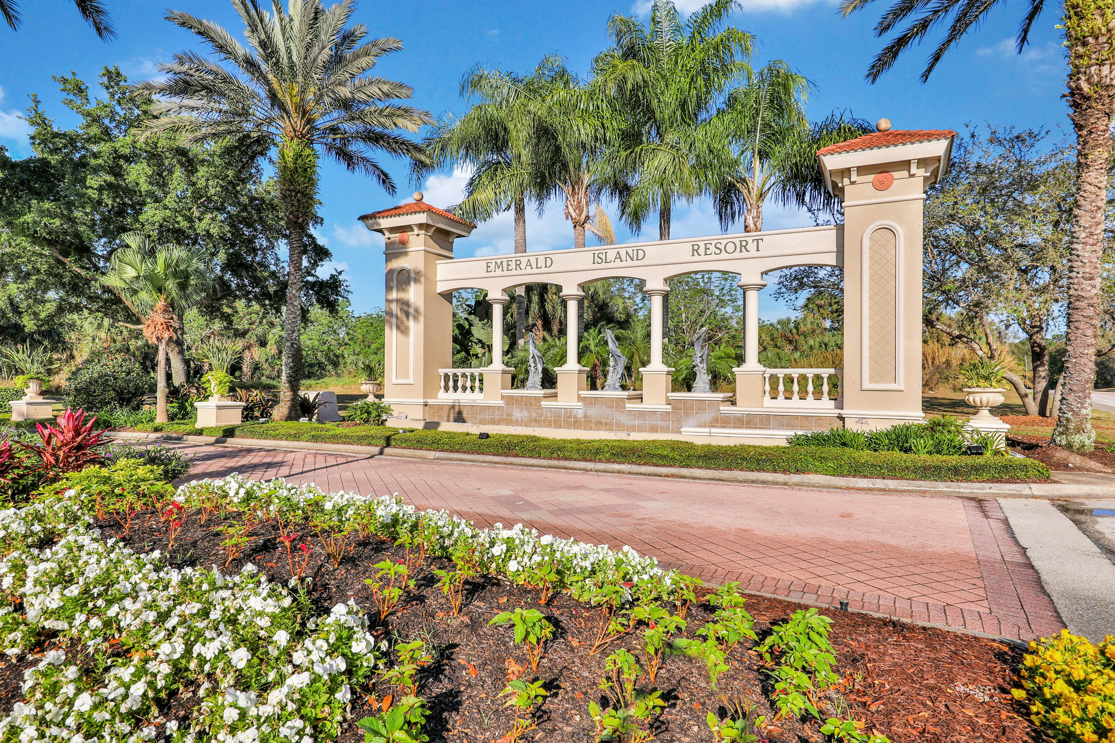 EMI104-8506-4-P-Emerald Oasis - Emerald Island Resort