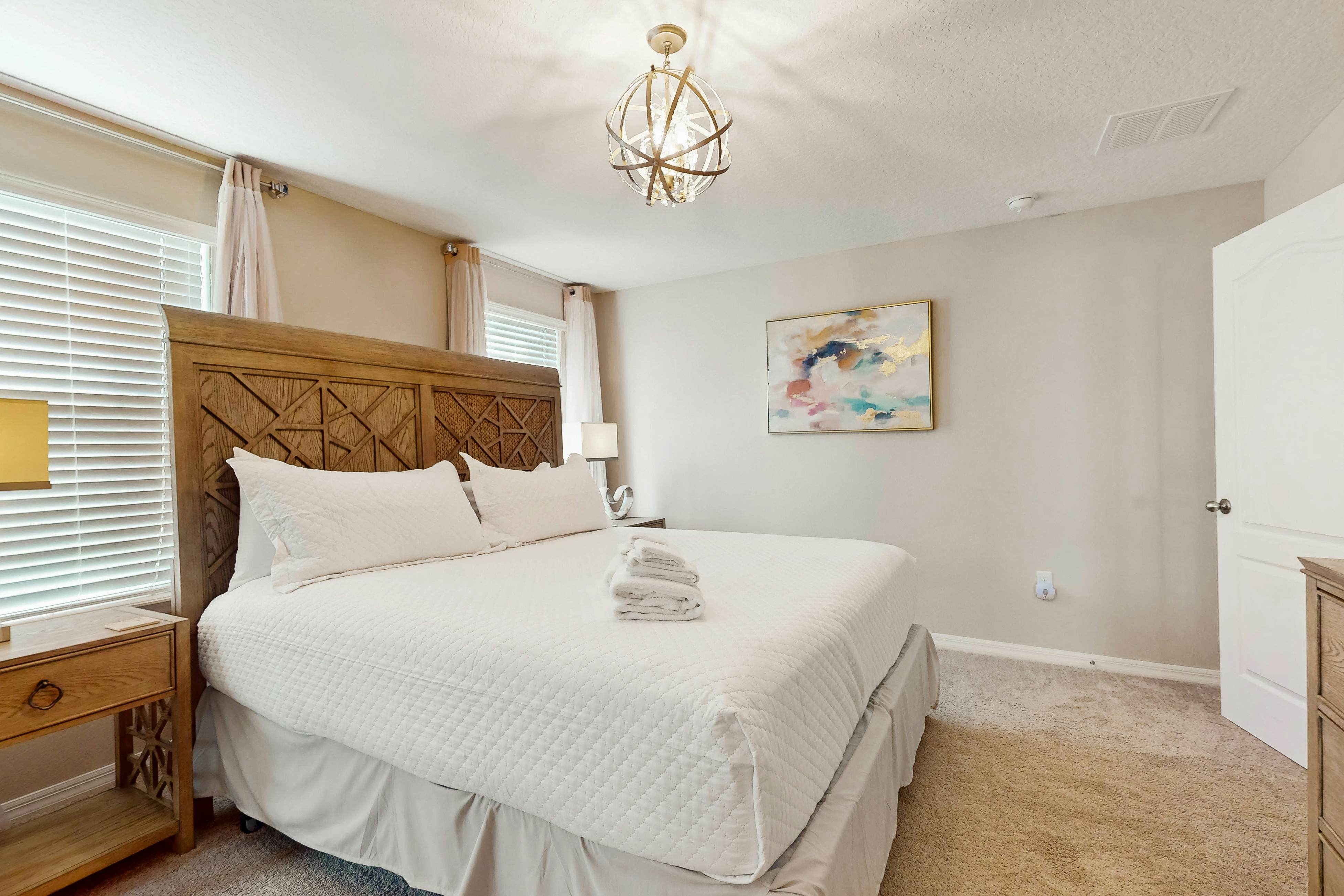 TVR104-2654-4-P - Golden Hour Haven