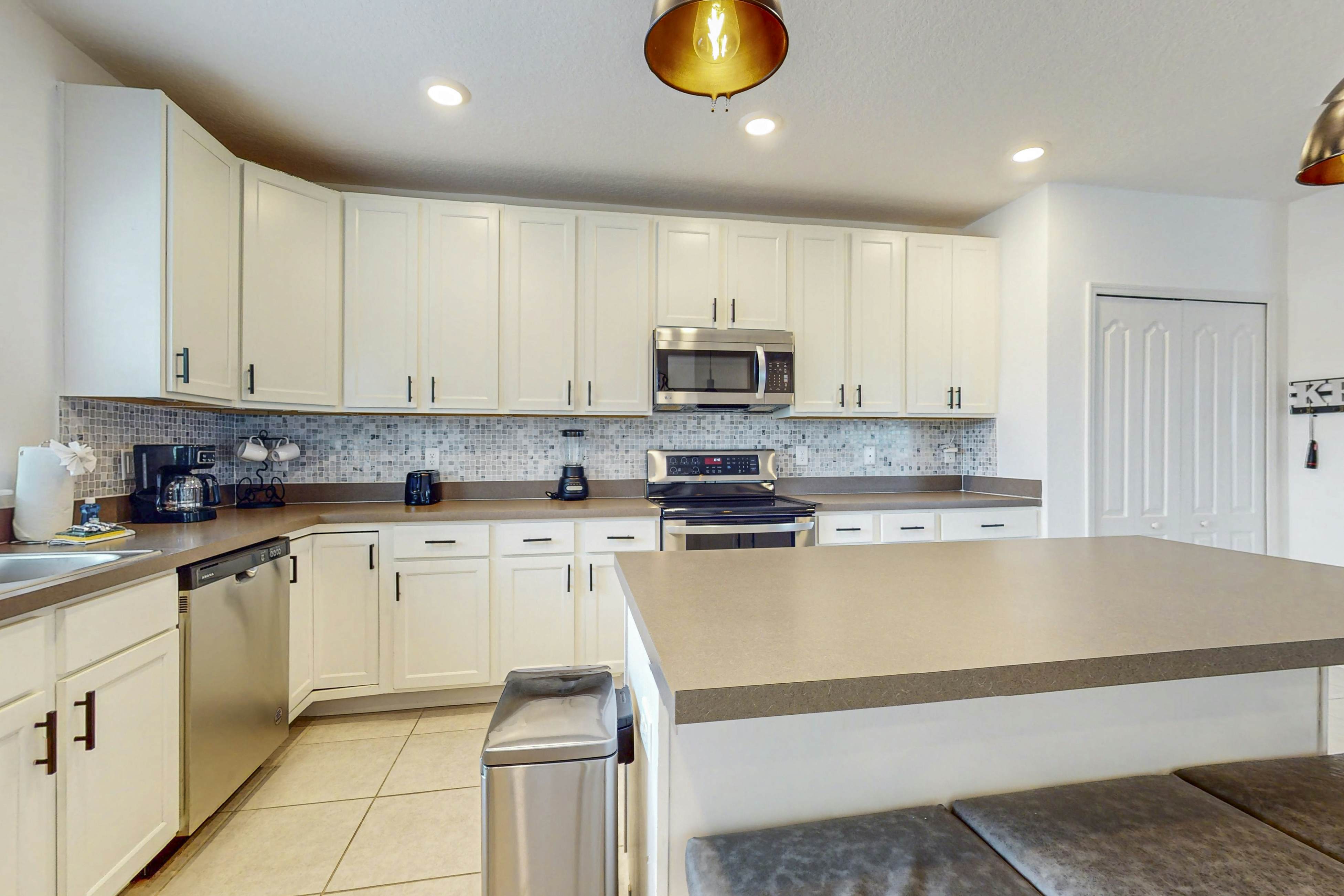 WPR101-308-3 - Paradise on Primrose