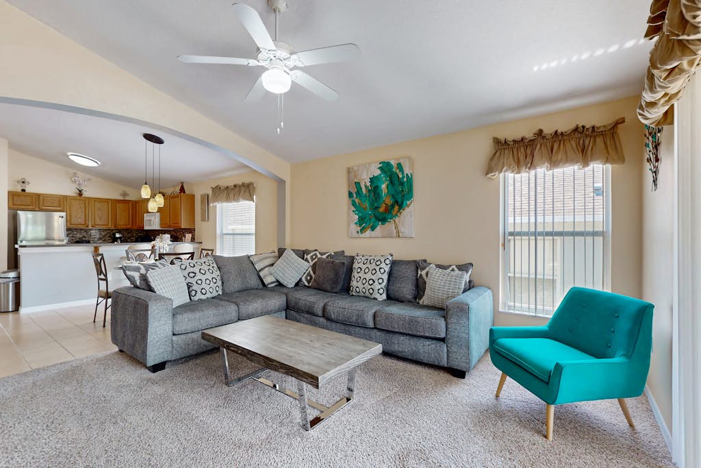 Spacious home with private pool, pool table and air hockey