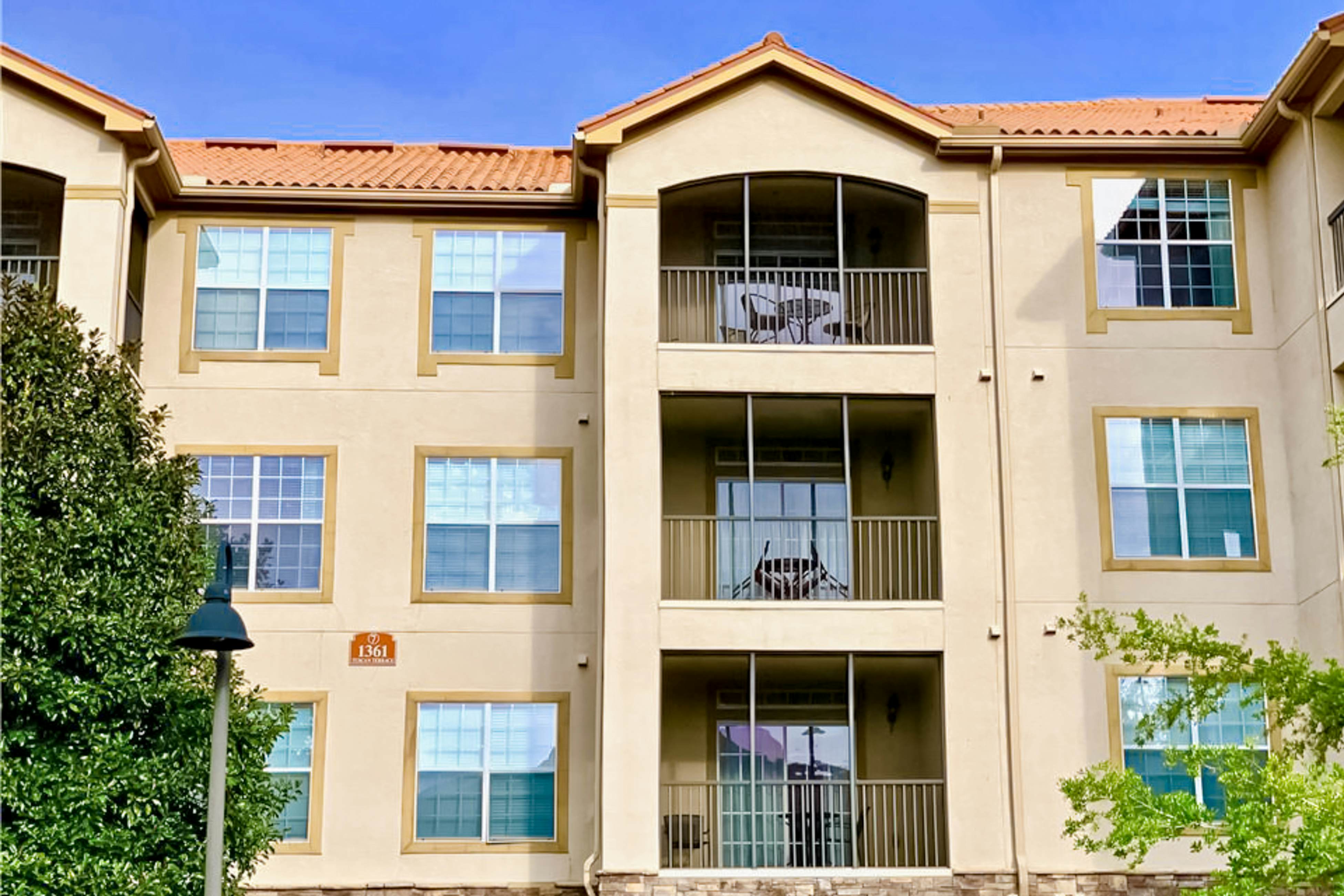 TUS108-8020-6208-3-Tuscana Resort #6208