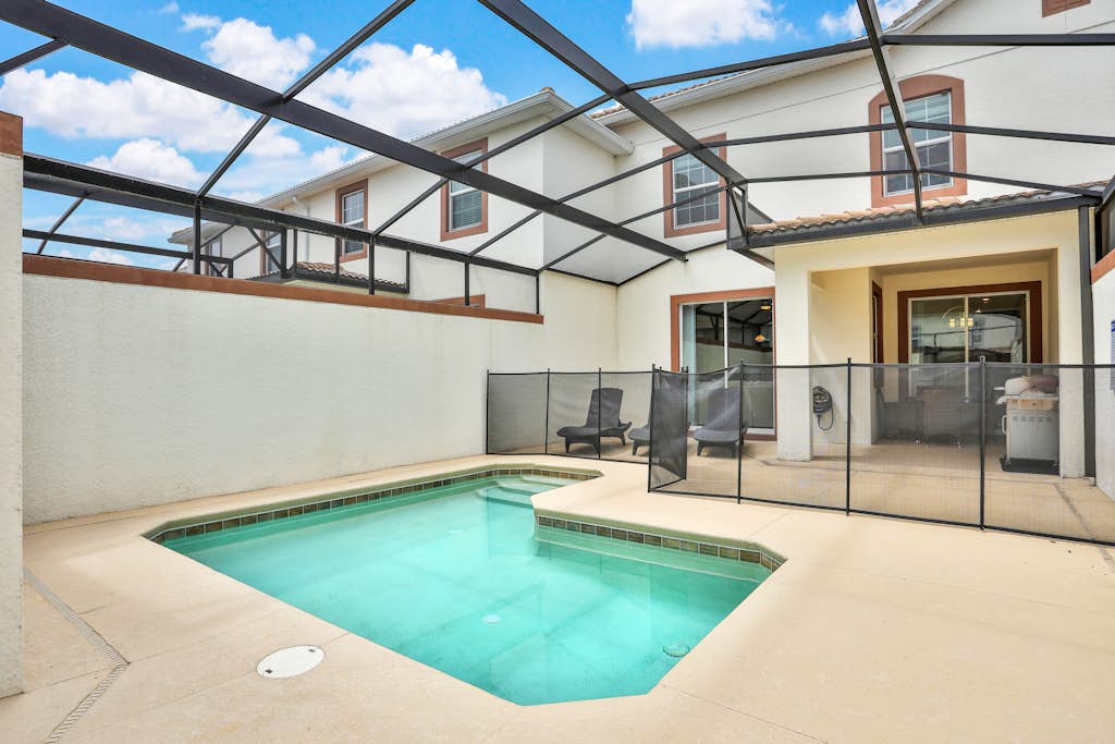 Modern luxury townhome with hot tub & private pool - near theme parks