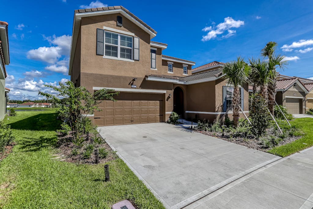 Large open-concept home with private pool, pool table-Dogs Welcome