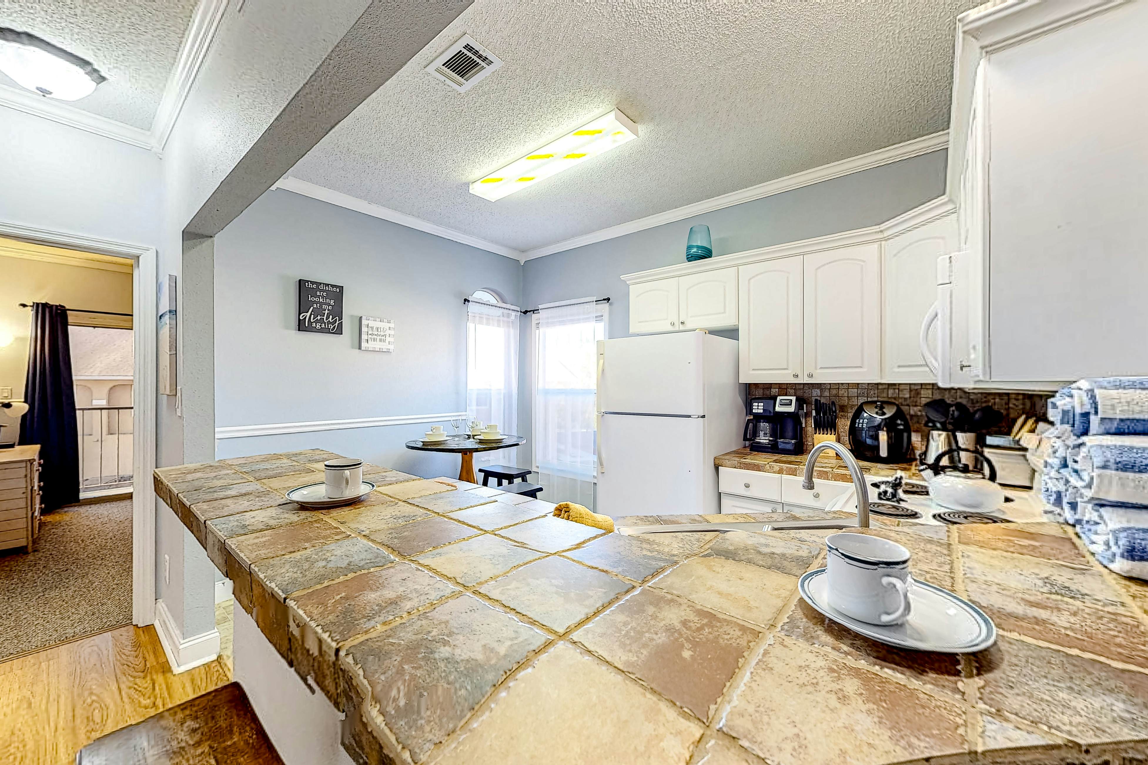 COP102-8831-B-3 - The Pink Flamingo, Apt B