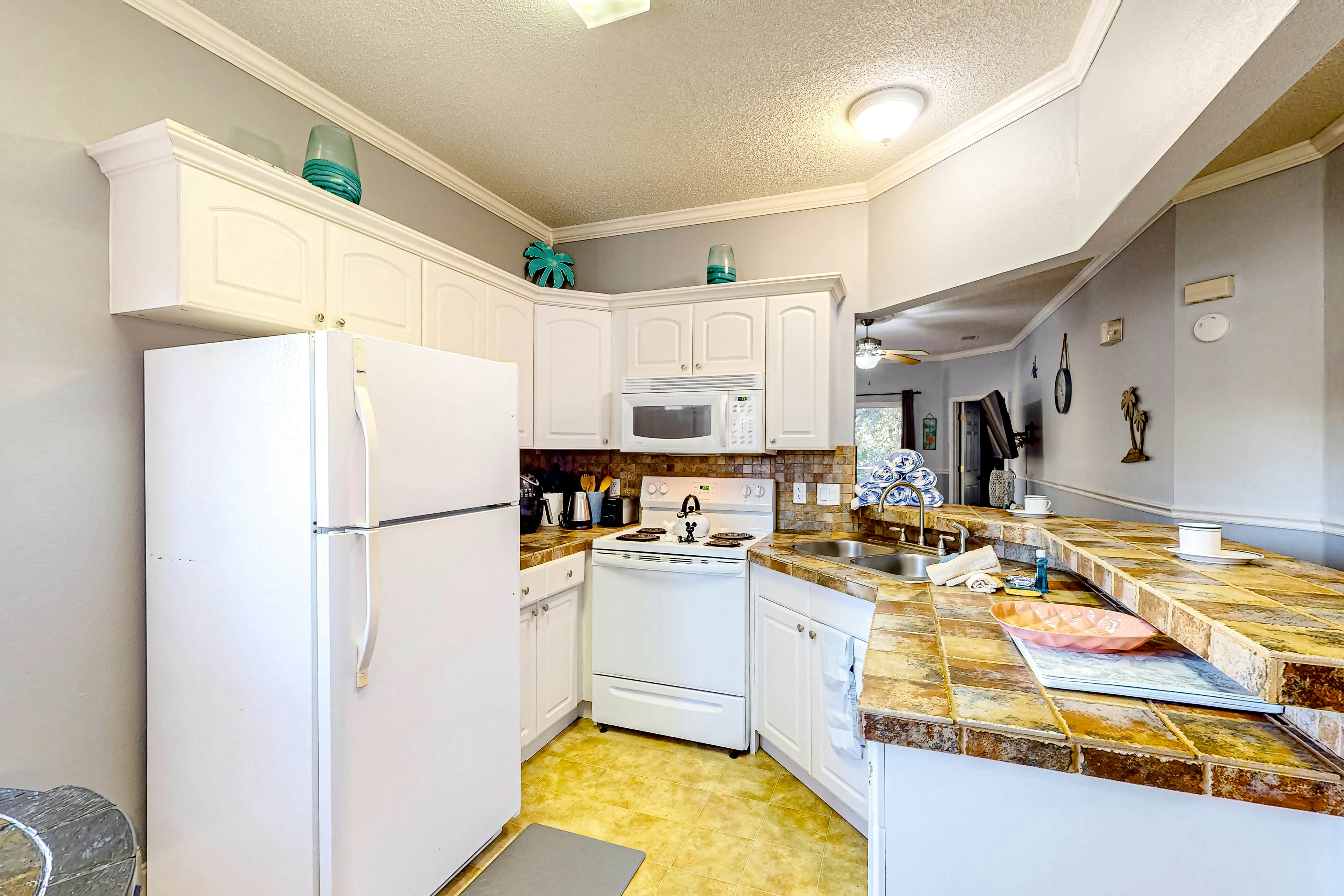 COP102-8831-B-3 - The Pink Flamingo, Apt B