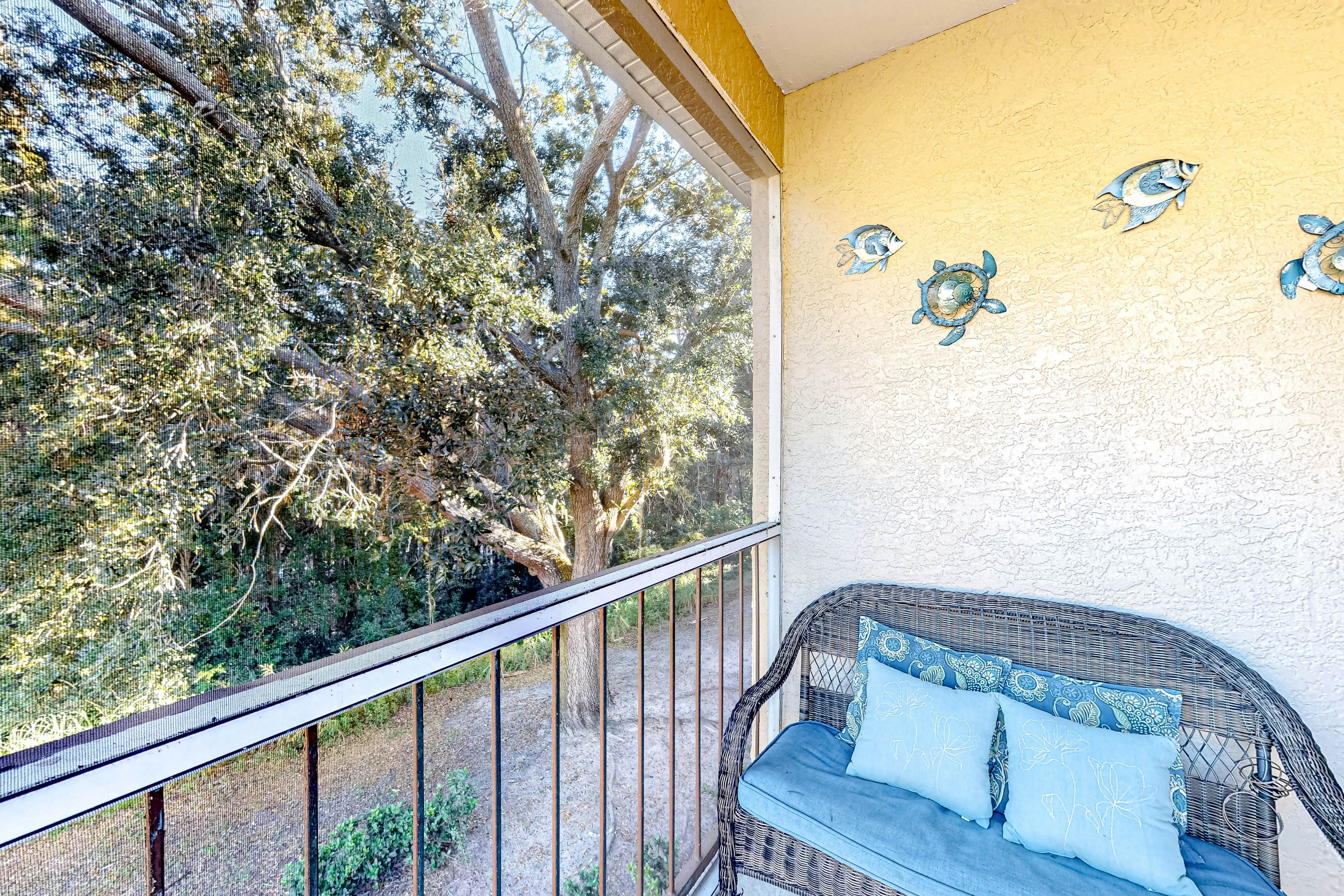 COP102-8831-B-3 - The Pink Flamingo, Apt B