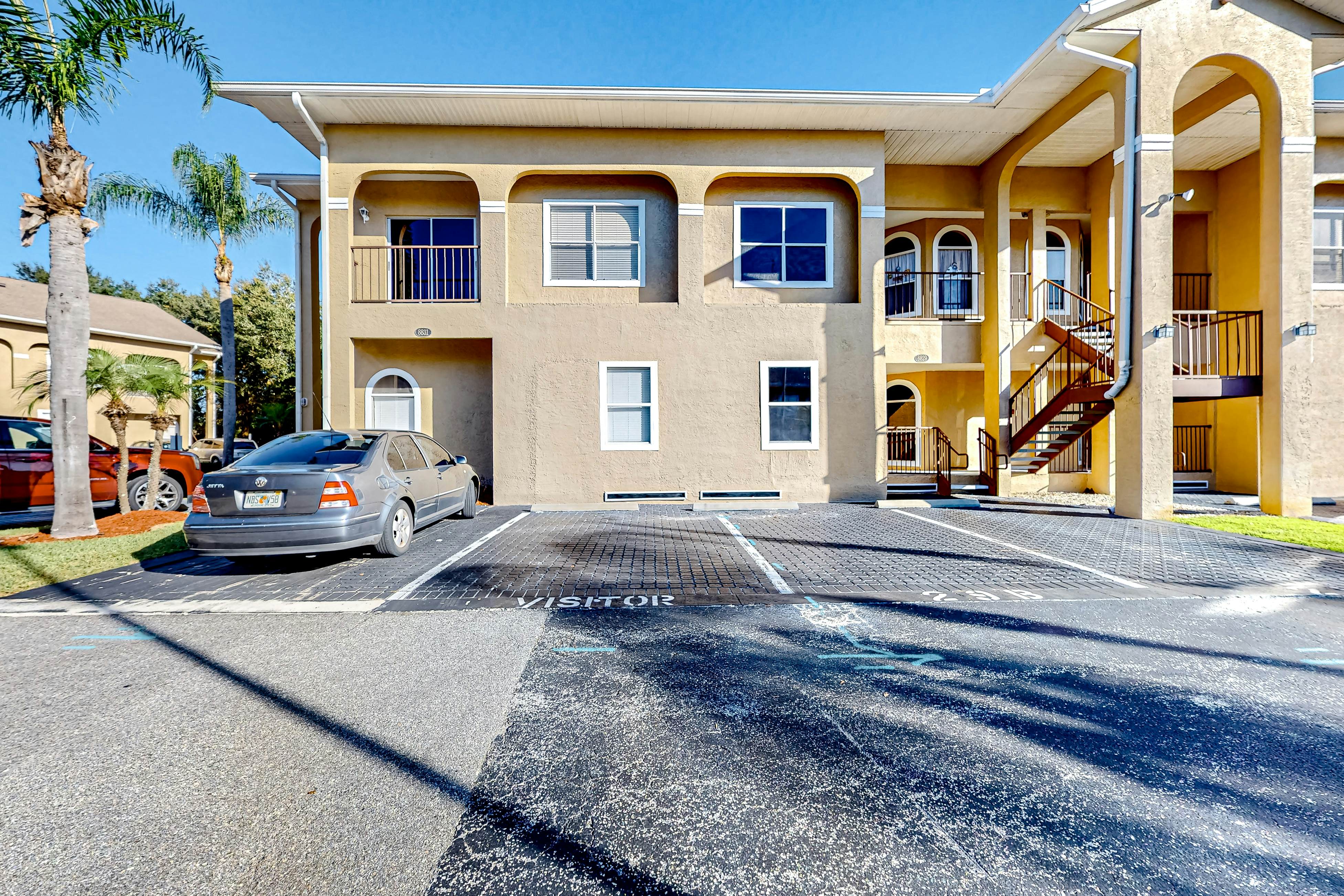 COP102-8831-B-3 - The Pink Flamingo, Apt B