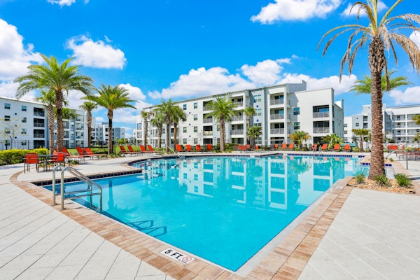 Fourth Floor Penthouse with Shared Pools and Hot Tub, Fast WiFi, & Central AC