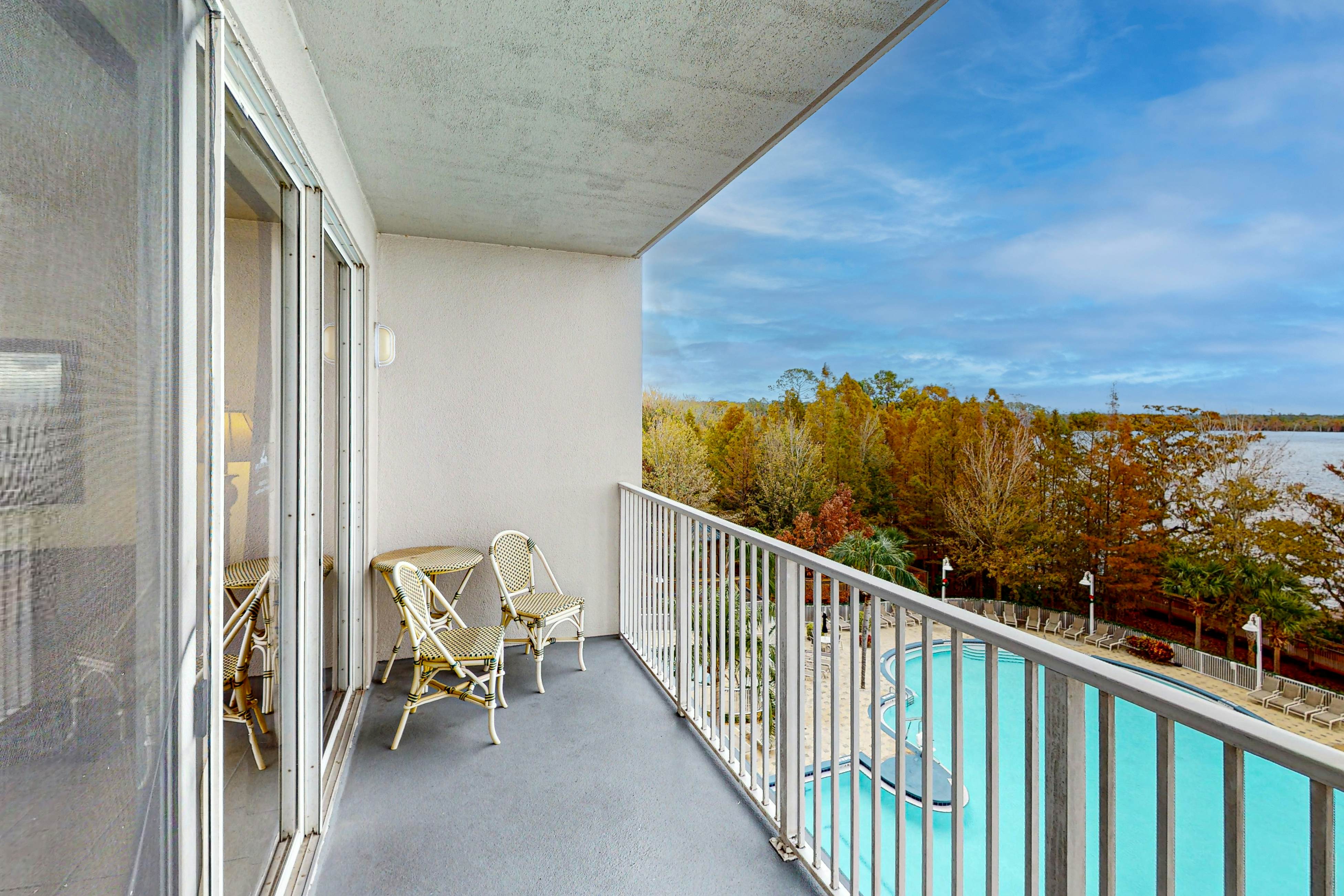 BLU104-13415-1-0310-2 - Blue Heron Beach Resort 1-0310