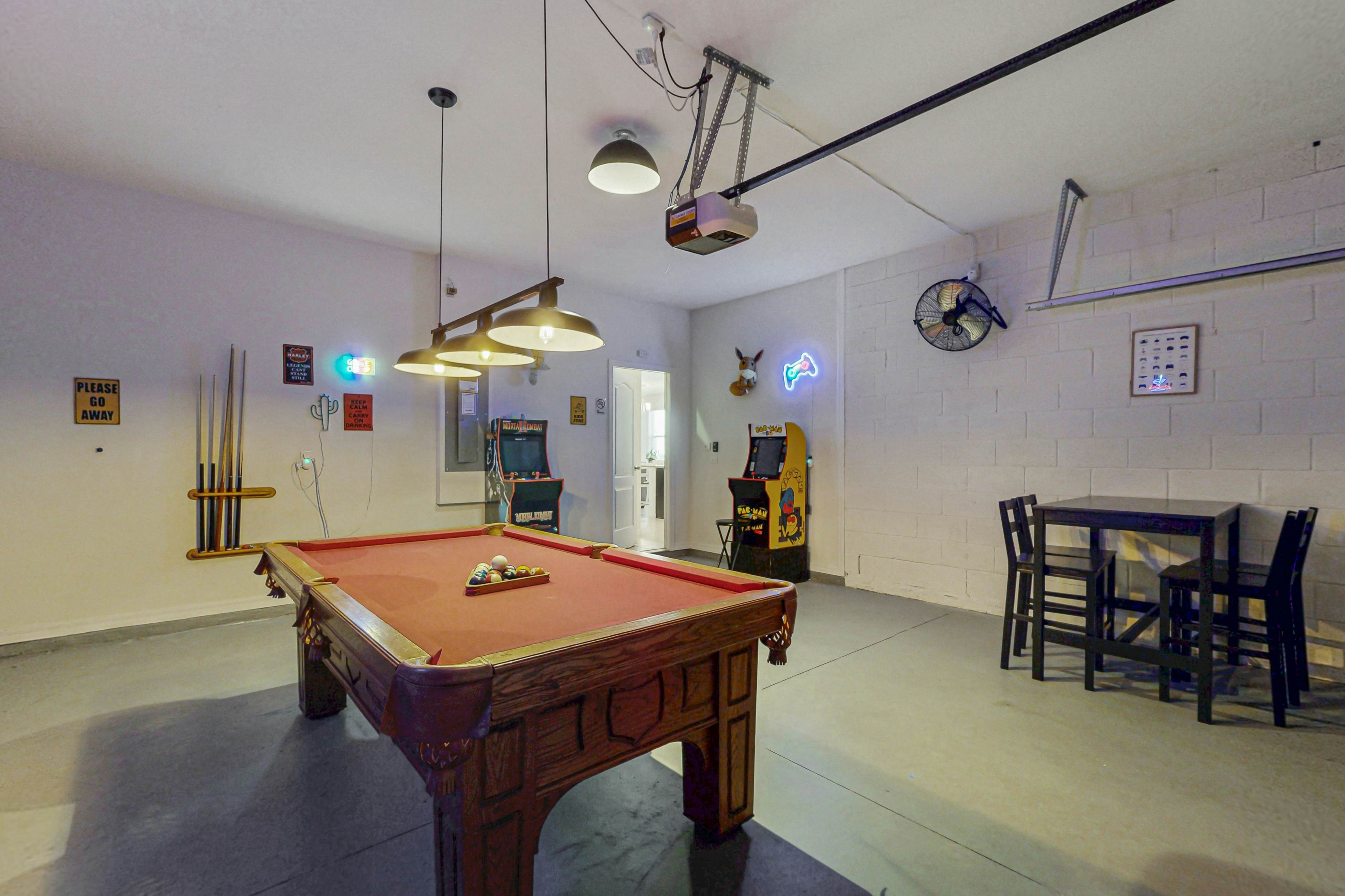 SOL111-7037-6-P-Dooger's Hideaway - Solterra