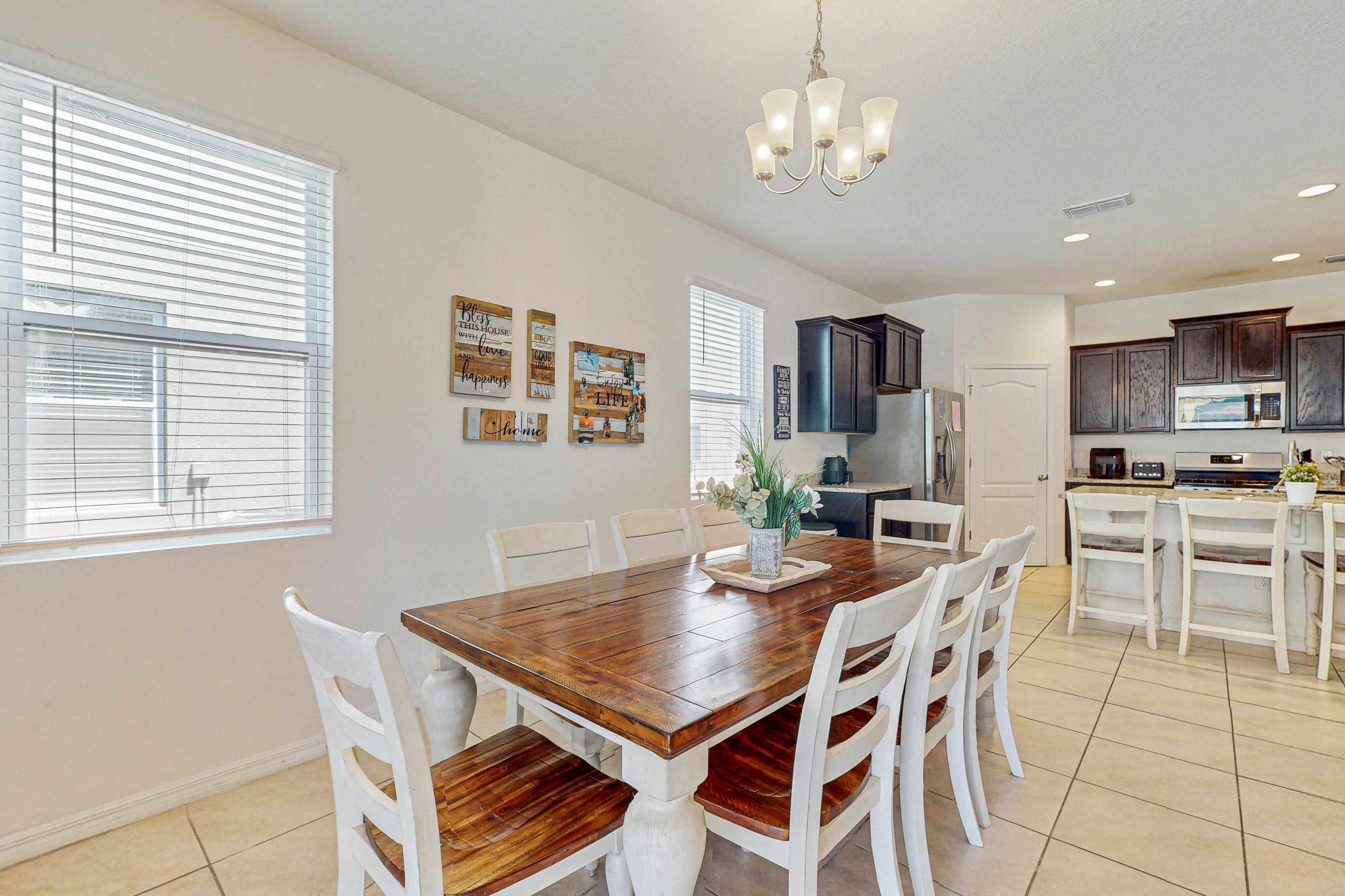 SOL111-7037-6-P-Dooger's Hideaway - Solterra