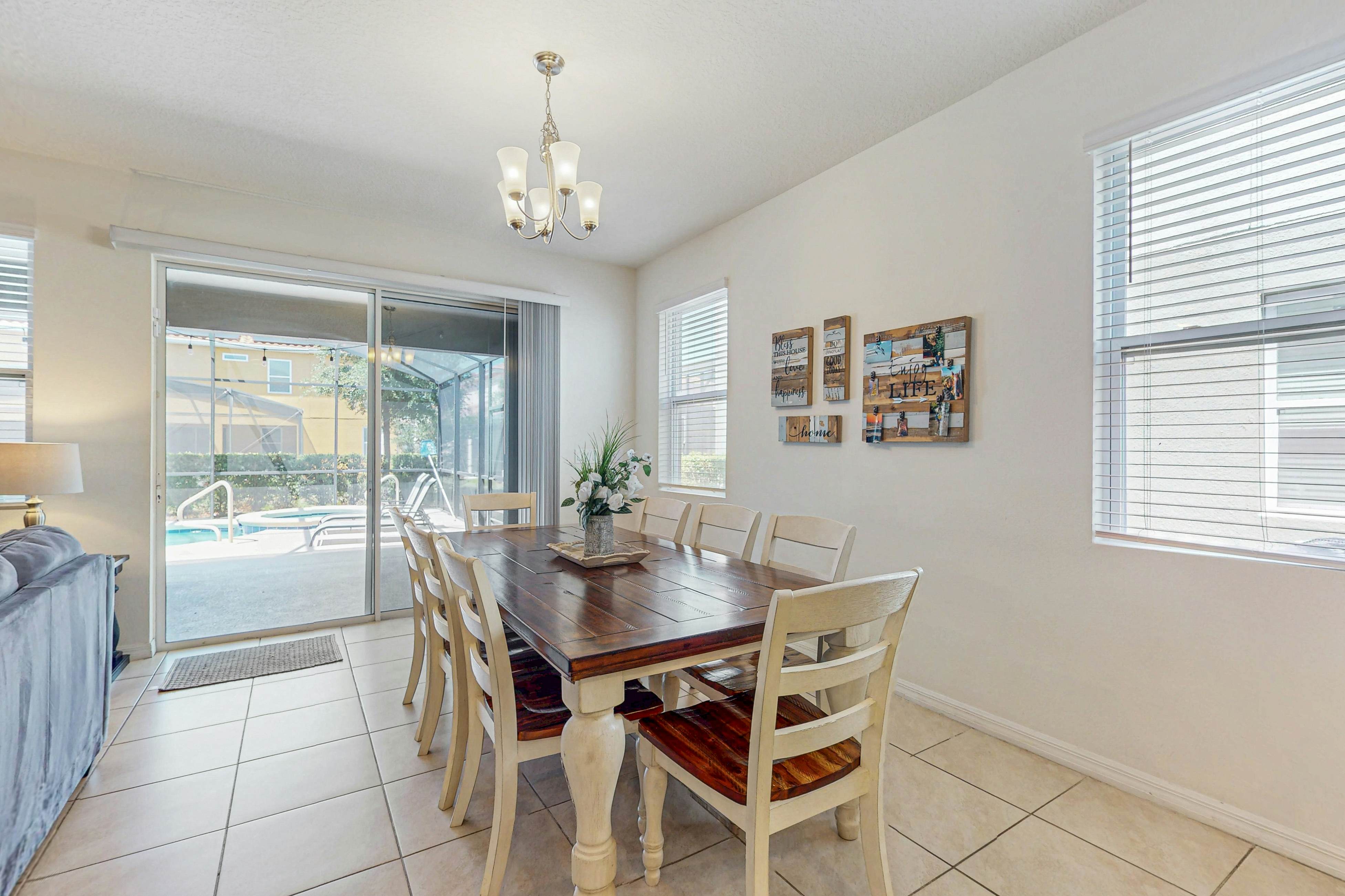 SOL111-7037-6-P-Dooger's Hideaway - Solterra