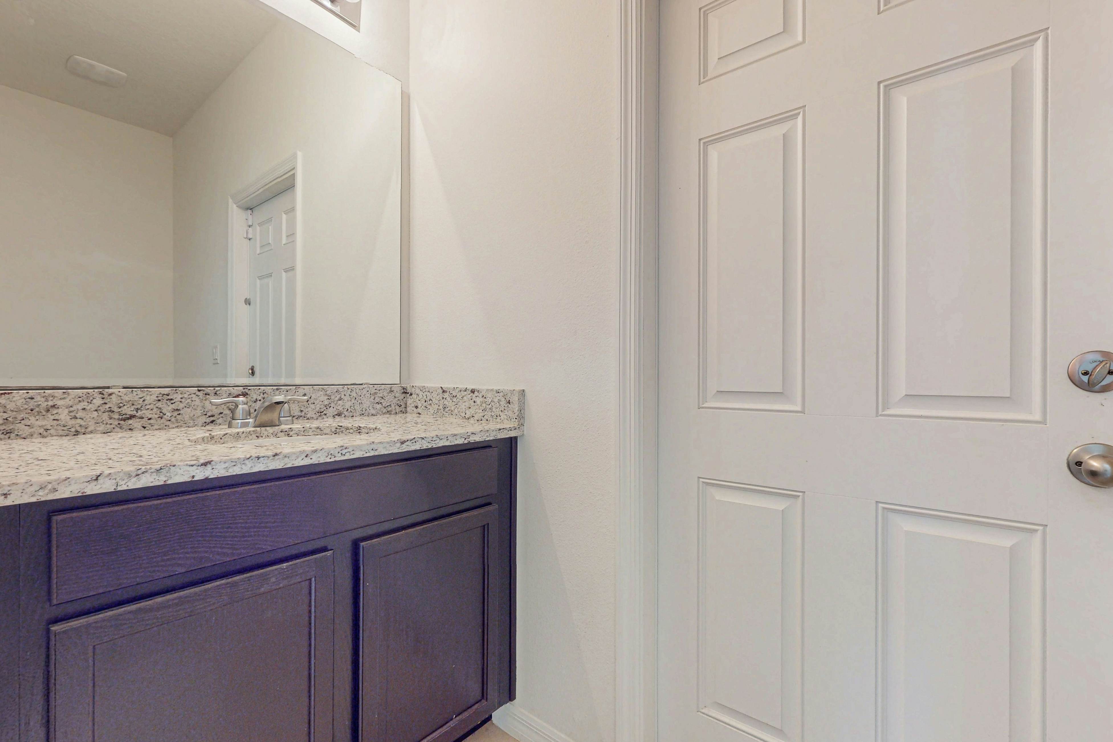 SOL111-7037-6-P-Dooger's Hideaway - Solterra