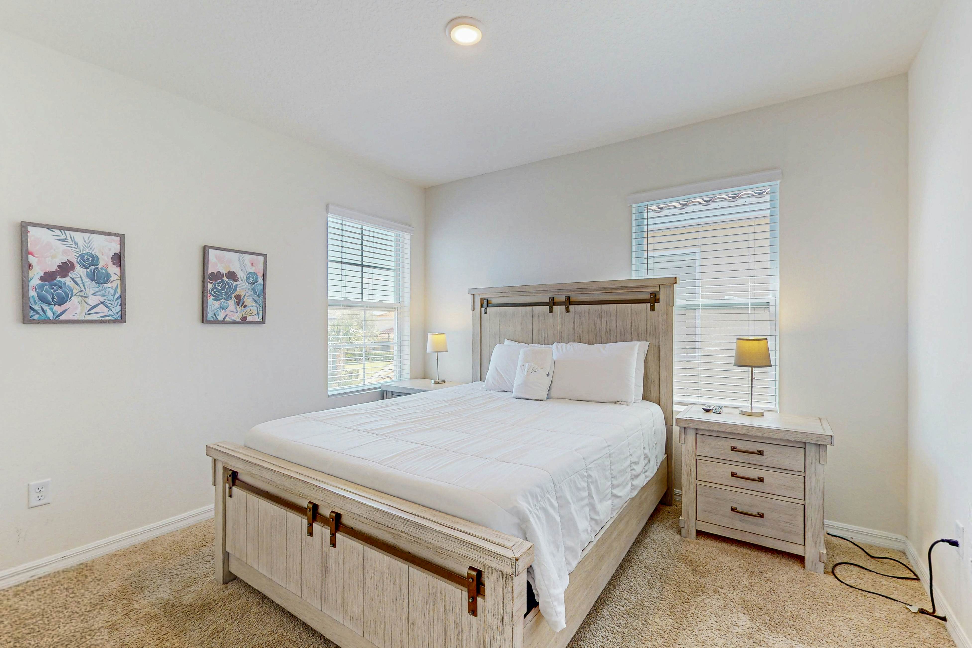 SOL111-7037-6-P-Dooger's Hideaway - Solterra