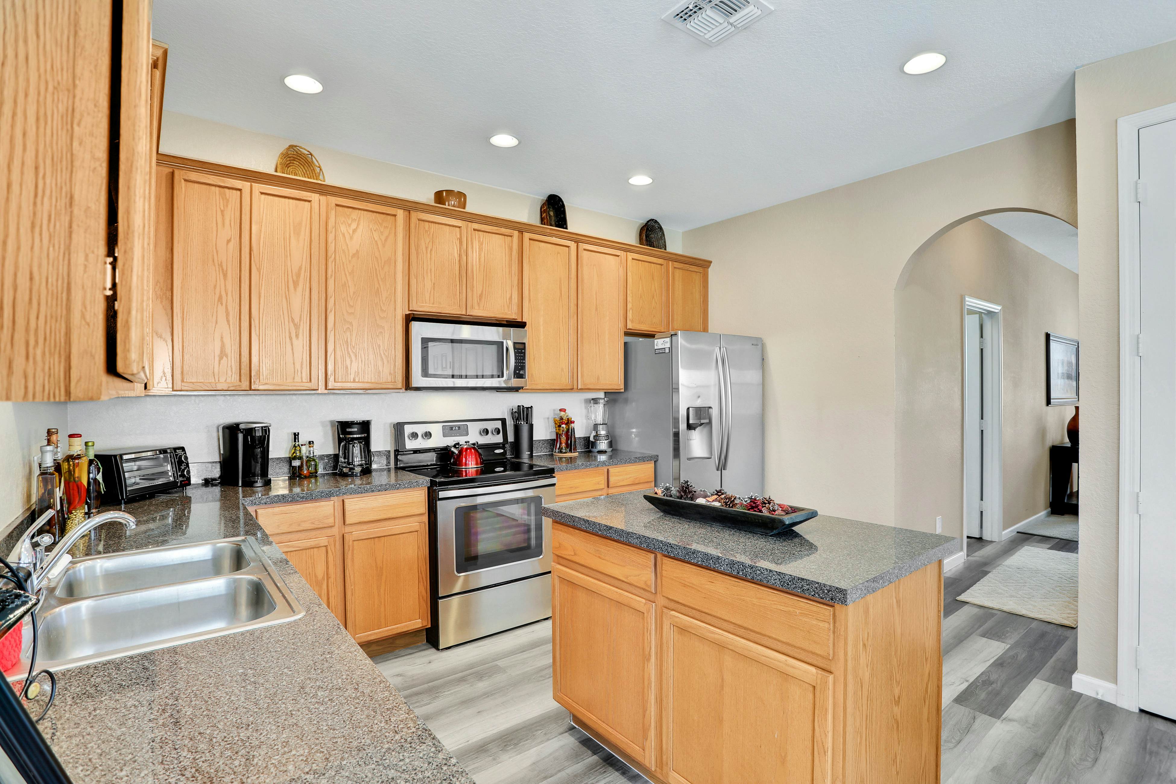 TVR101-4958-5-P - Castle Street Memories - Trafalgar Village Res