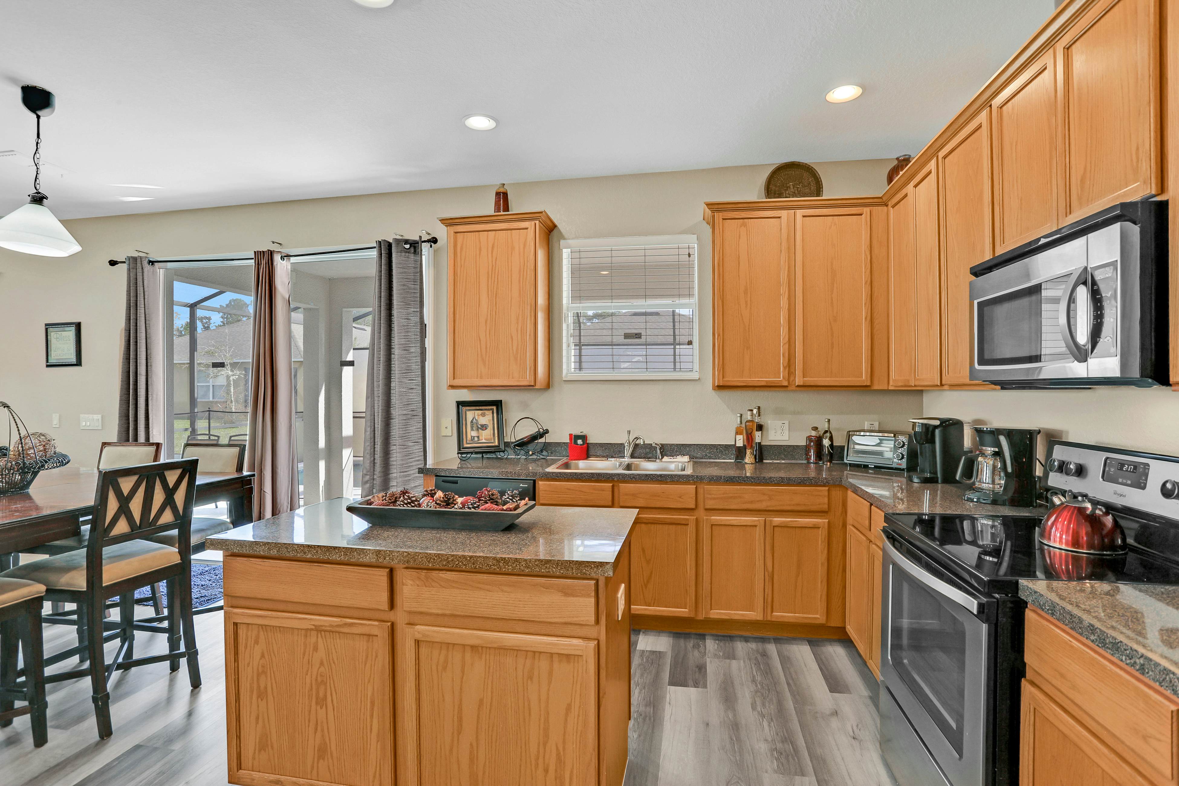 TVR101-4958-5-P - Castle Street Memories - Trafalgar Village Res