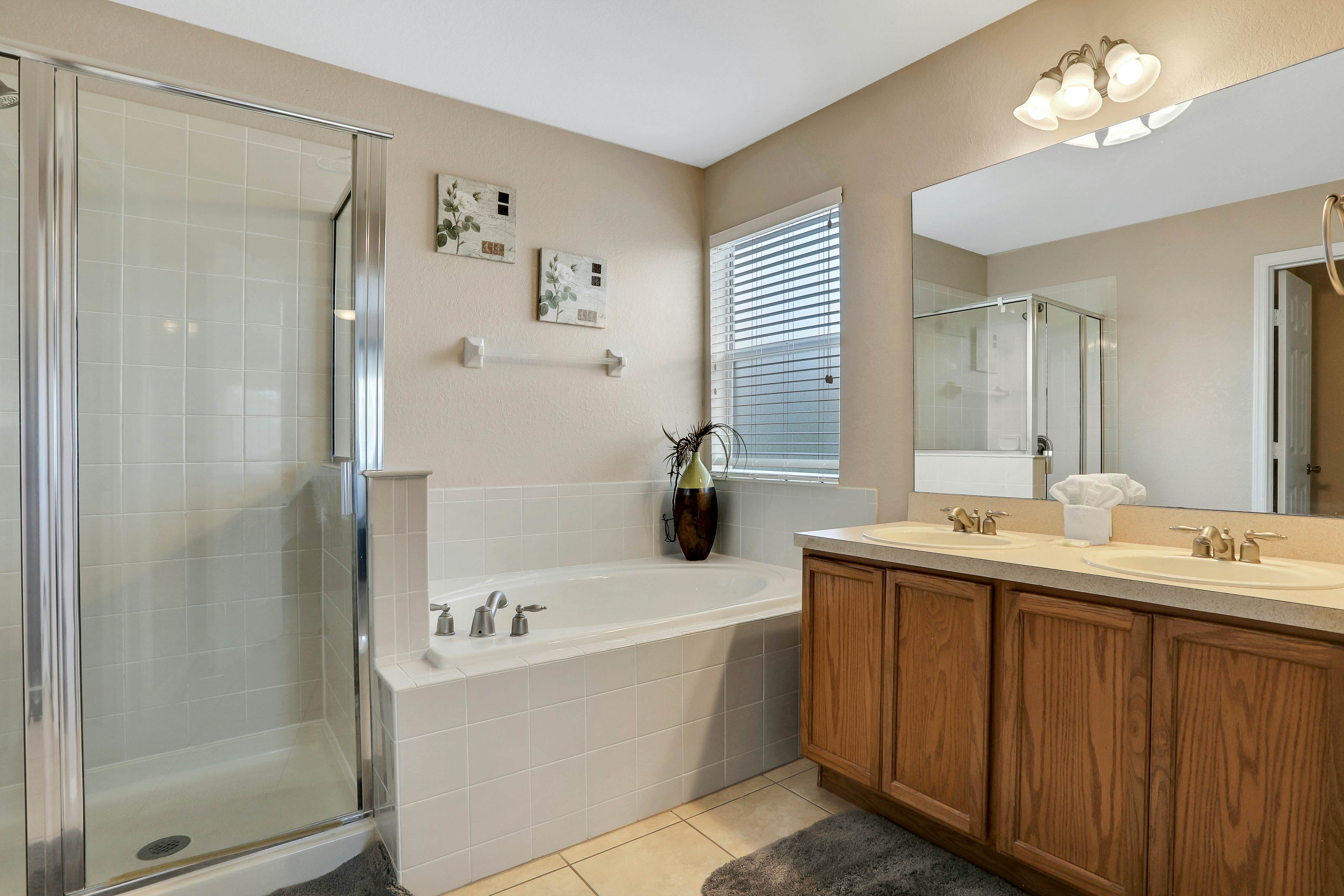 TVR101-4958-5-P - Castle Street Memories - Trafalgar Village Res