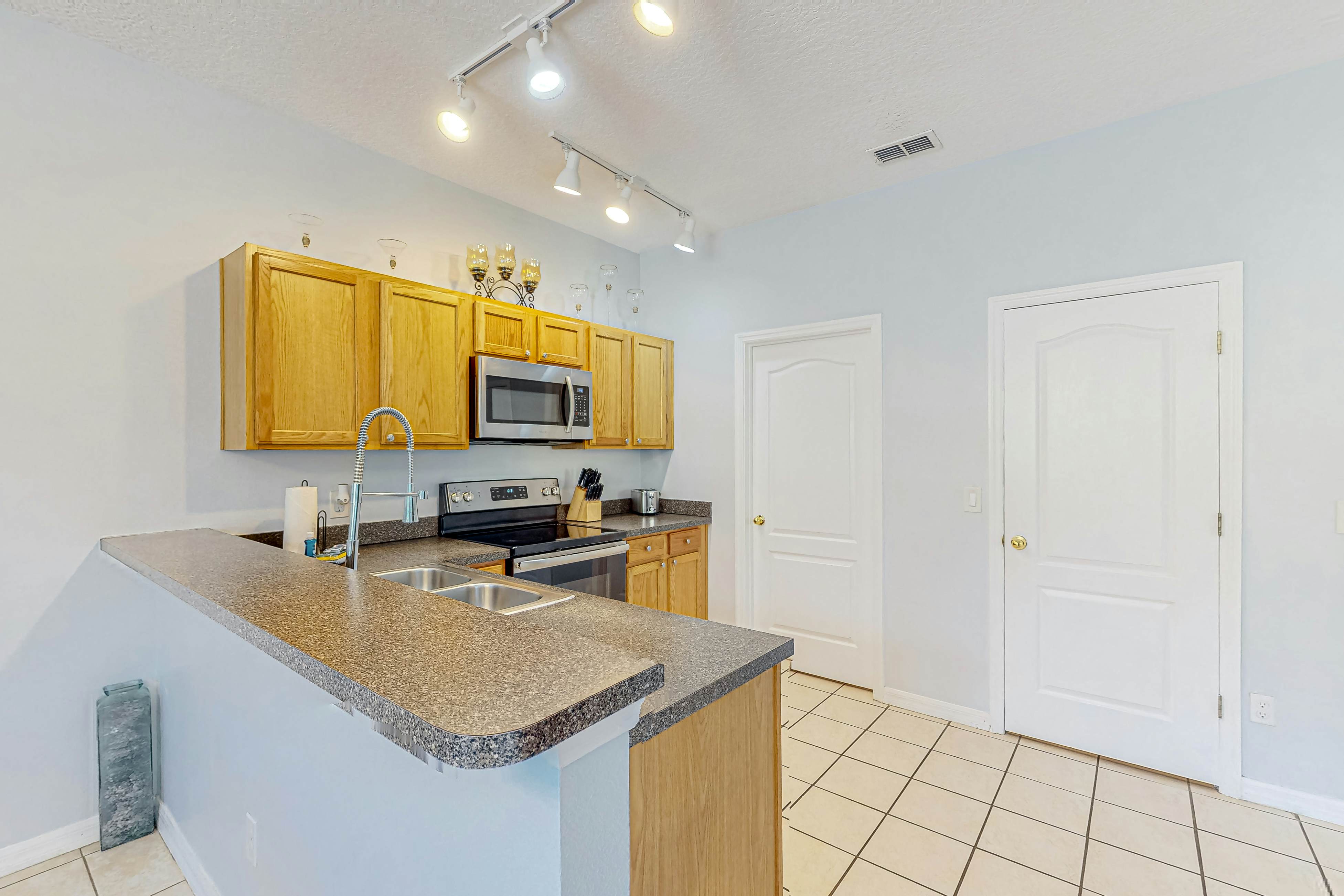 SDR102-224-4-P - Retreat with a Bang