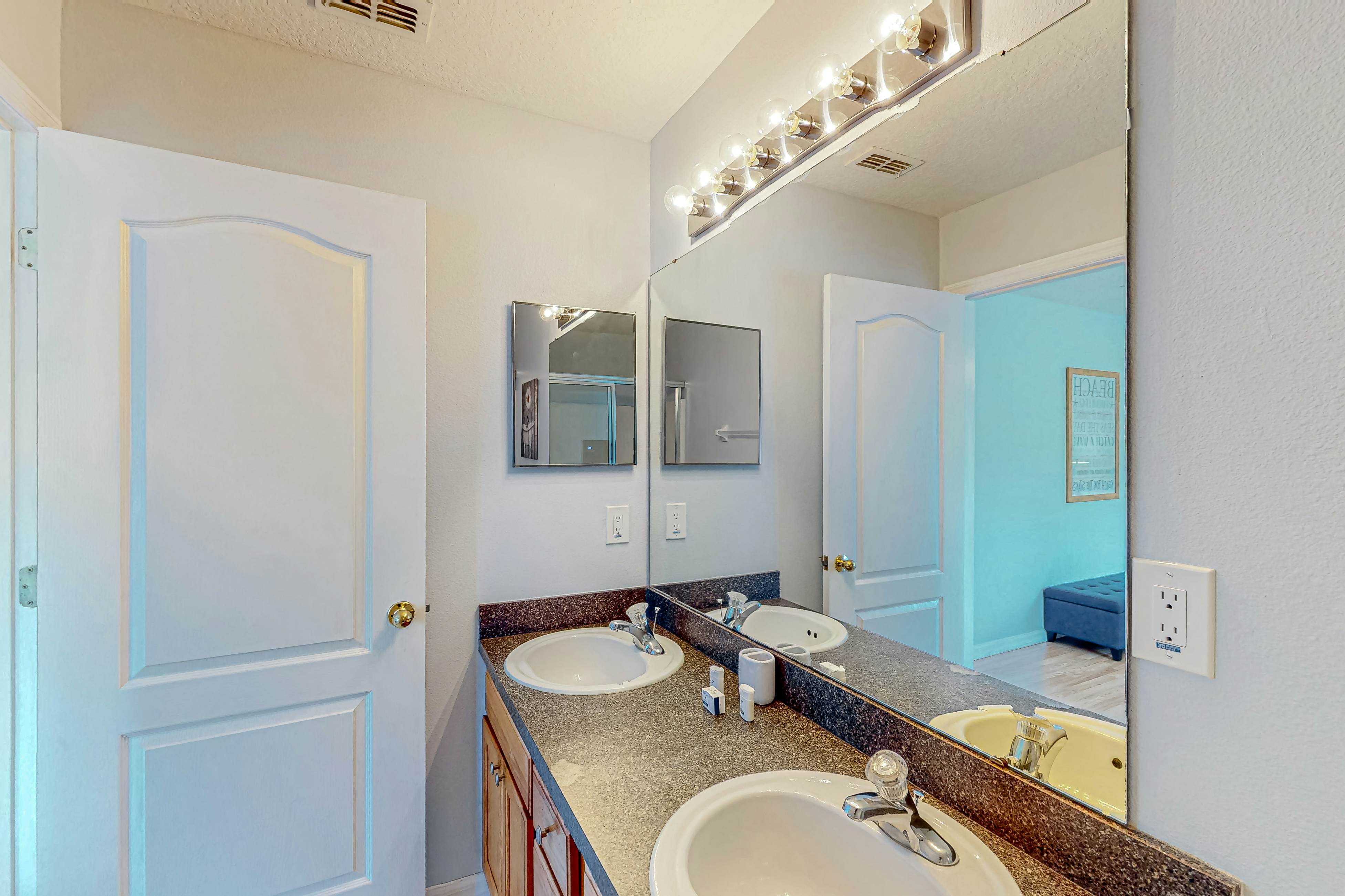 SDR102-224-4-P - Retreat with a Bang