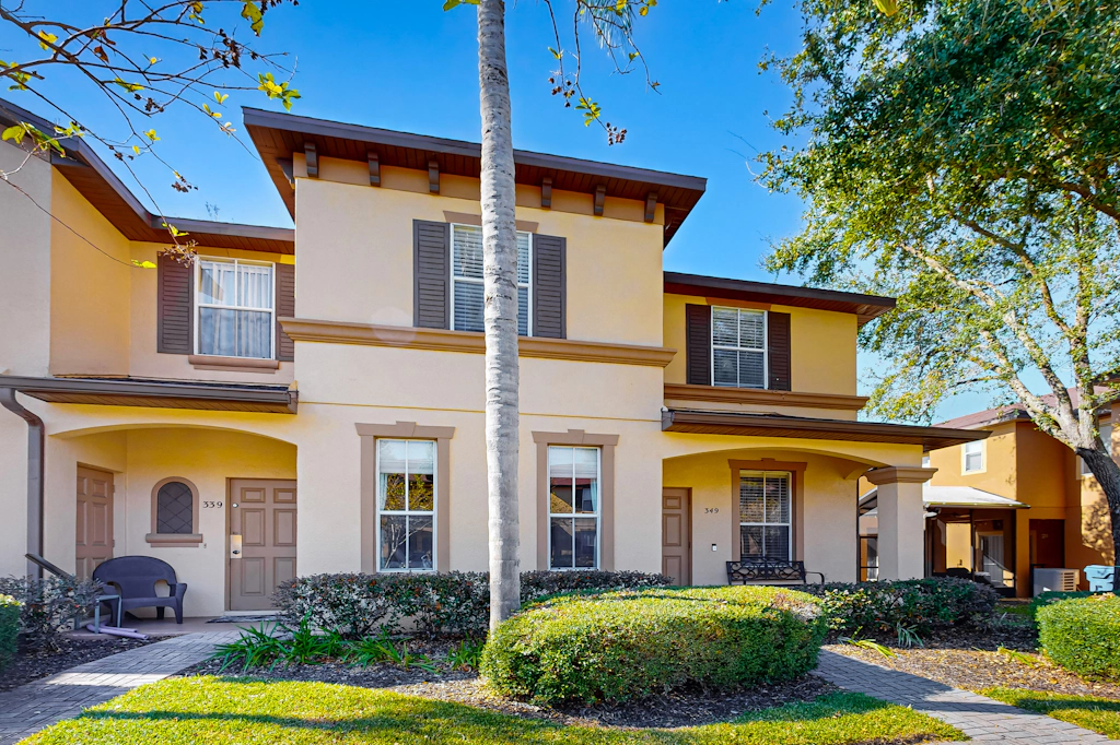 RGP103-349-4 - The Orange Oasis