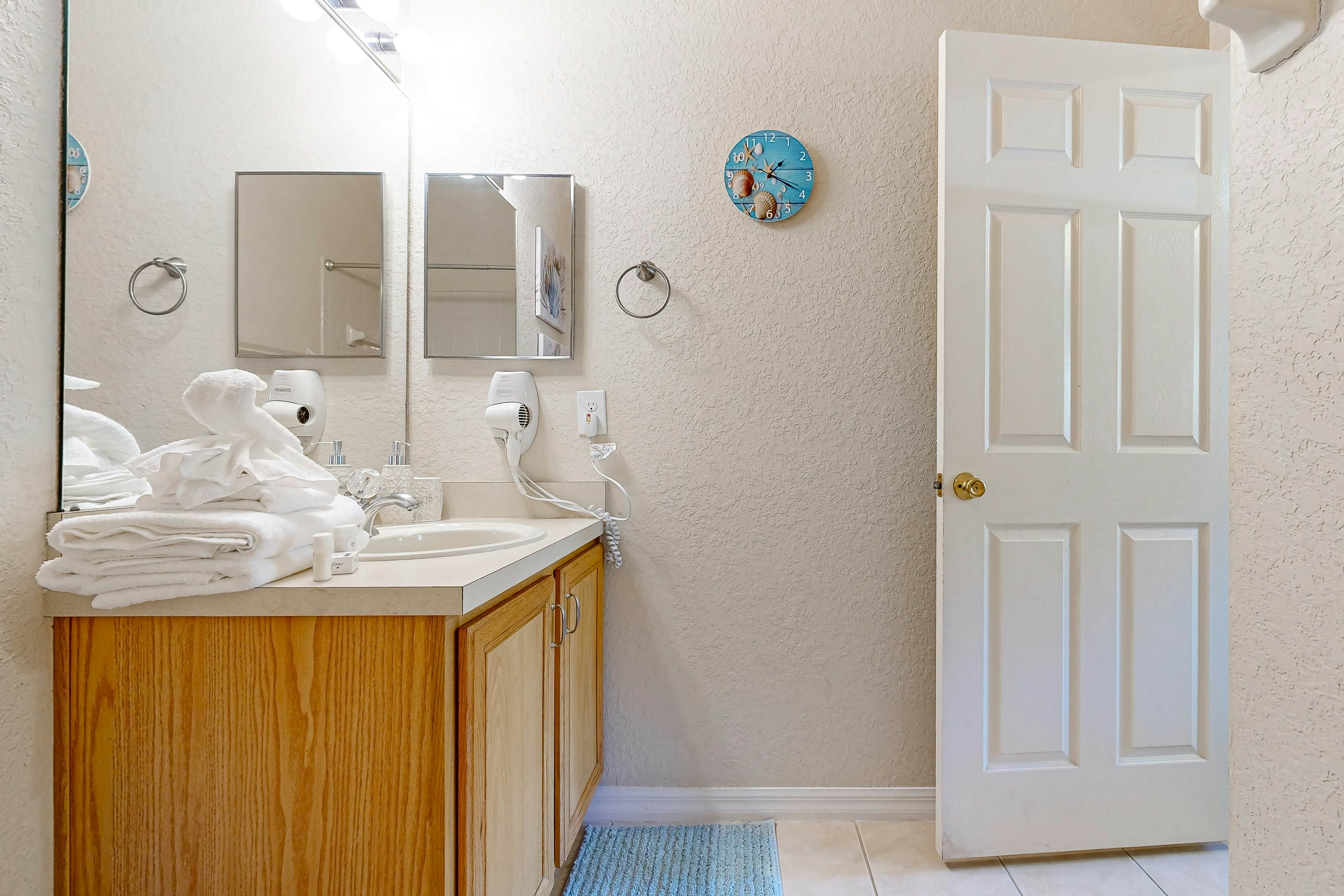 RGP103-349-4 - The Orange Oasis