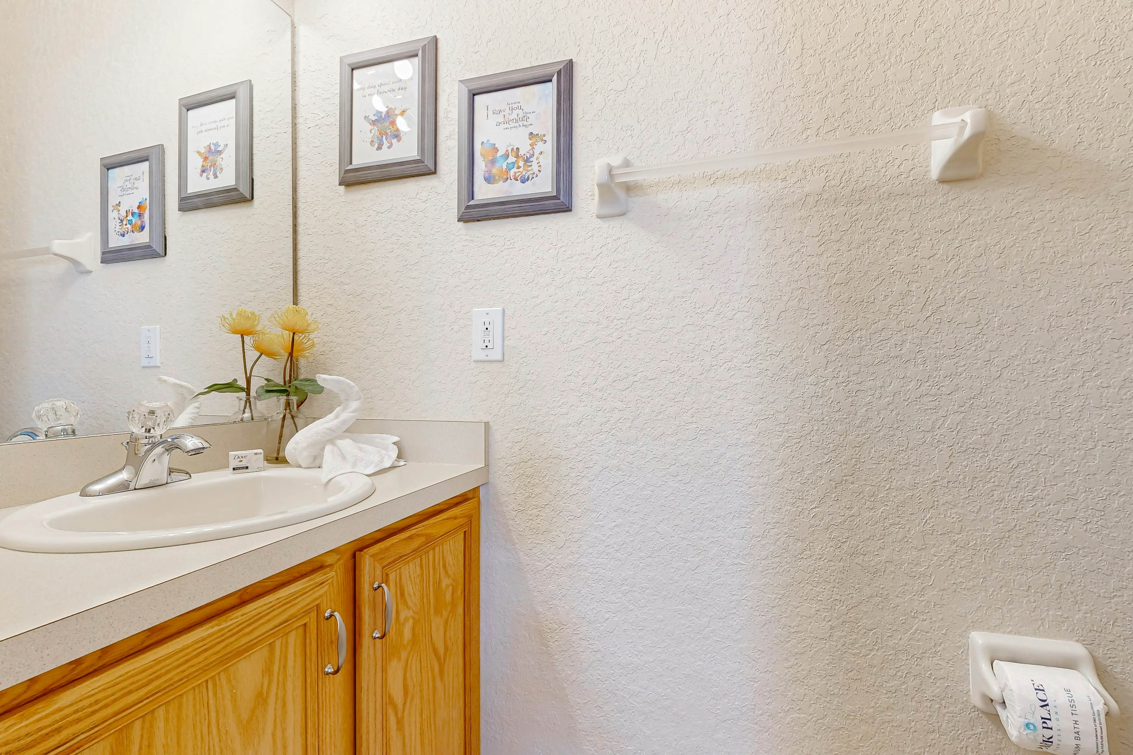 RGP103-349-4 - The Orange Oasis