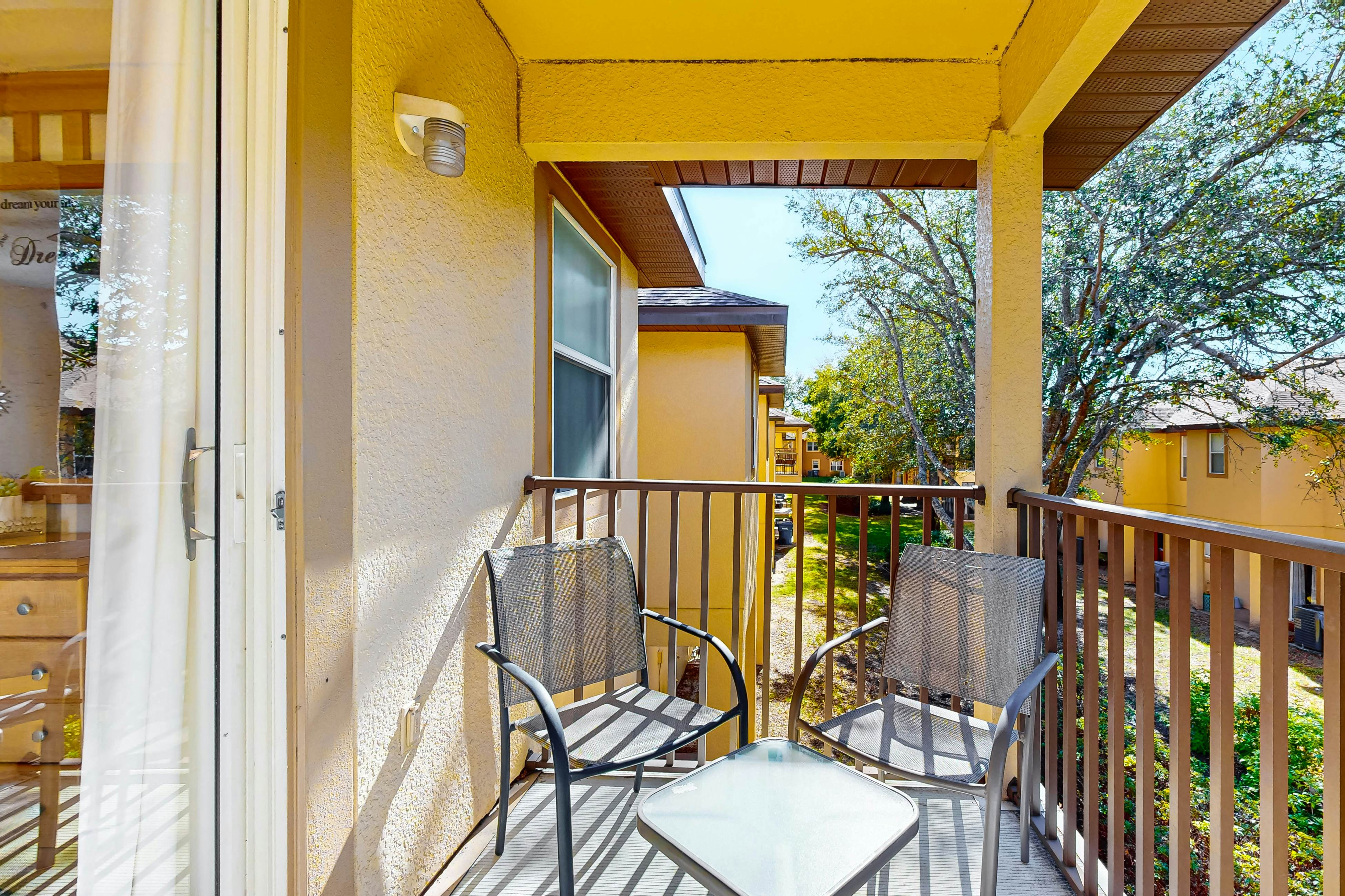 RGP103-349-4 - The Orange Oasis