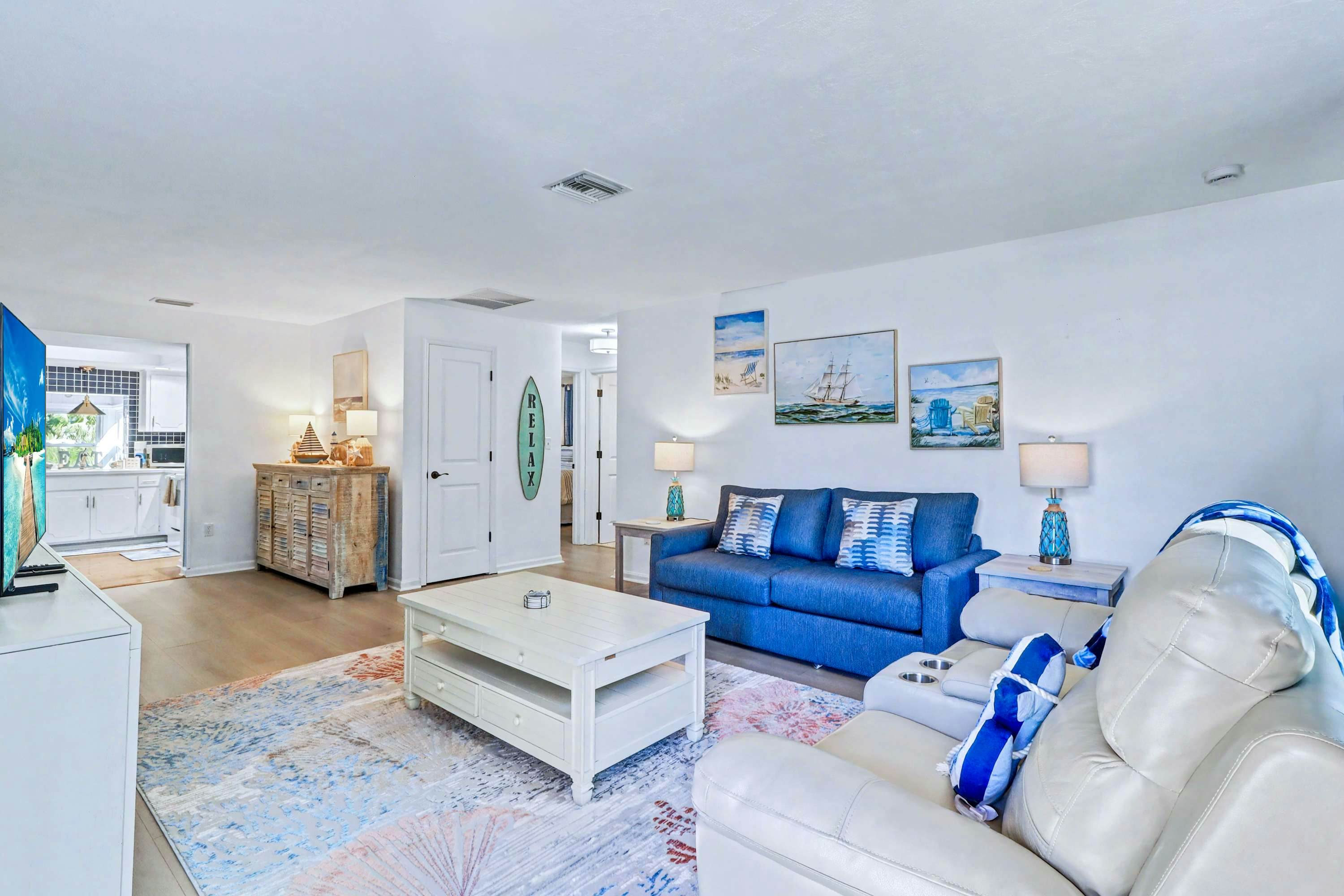 Cozy Lakefront Retreat Near Gulf Beaches & Dining